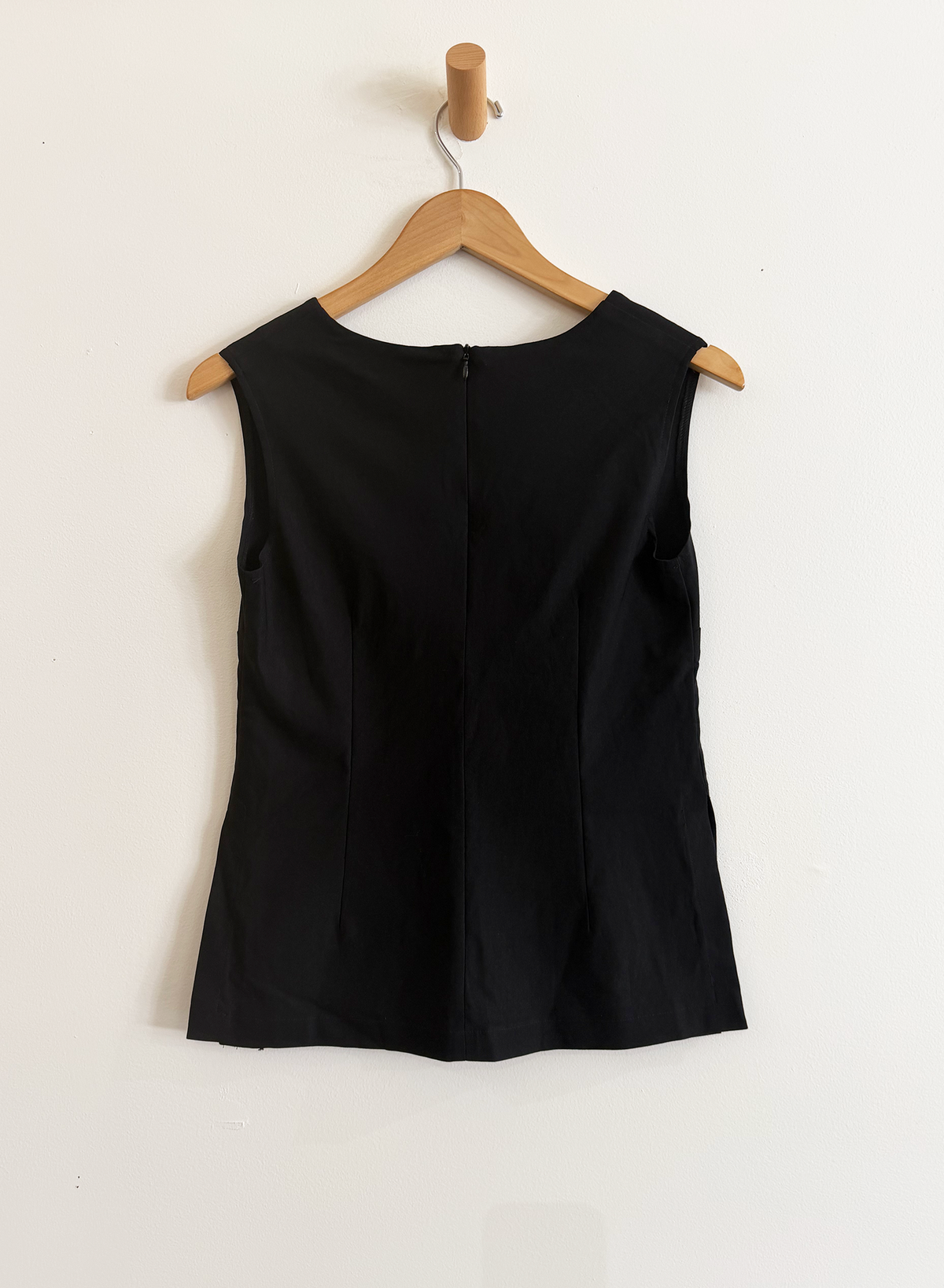 V-Neck Shell Top (RESALE ITEM) - Black - M