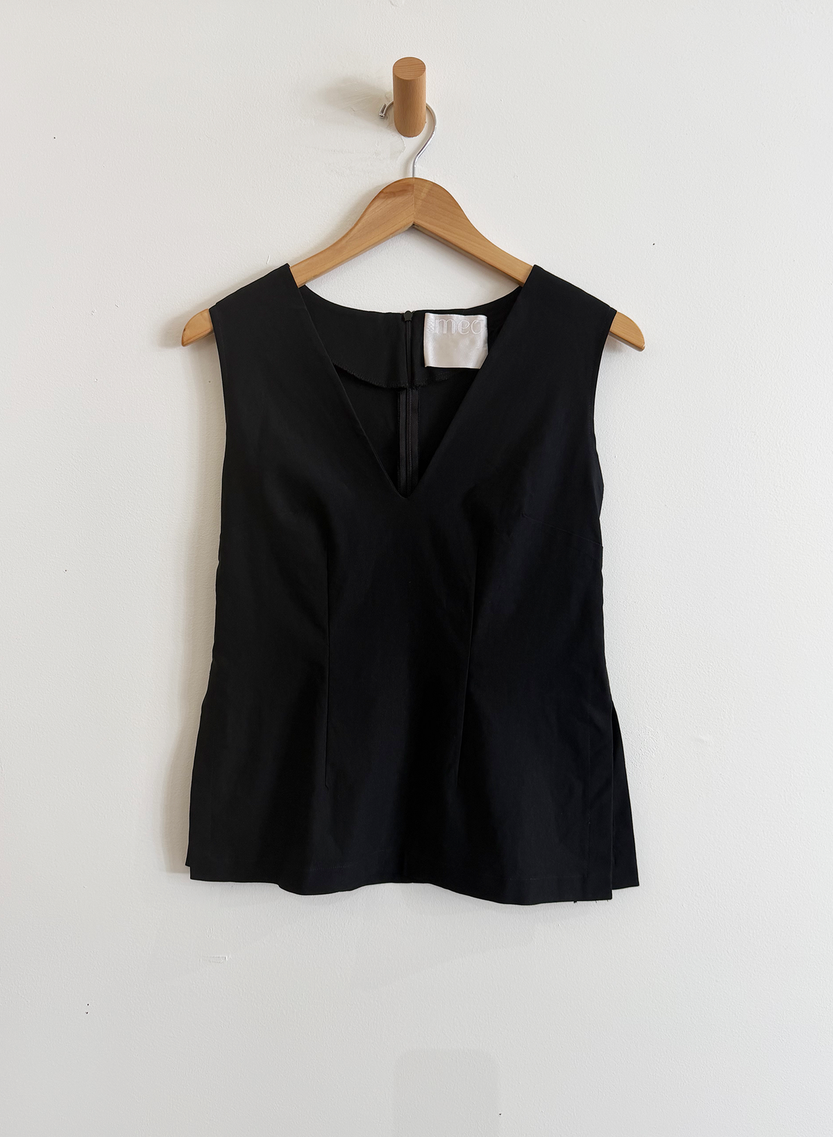 V-Neck Shell Top (RESALE ITEM) - Black - M