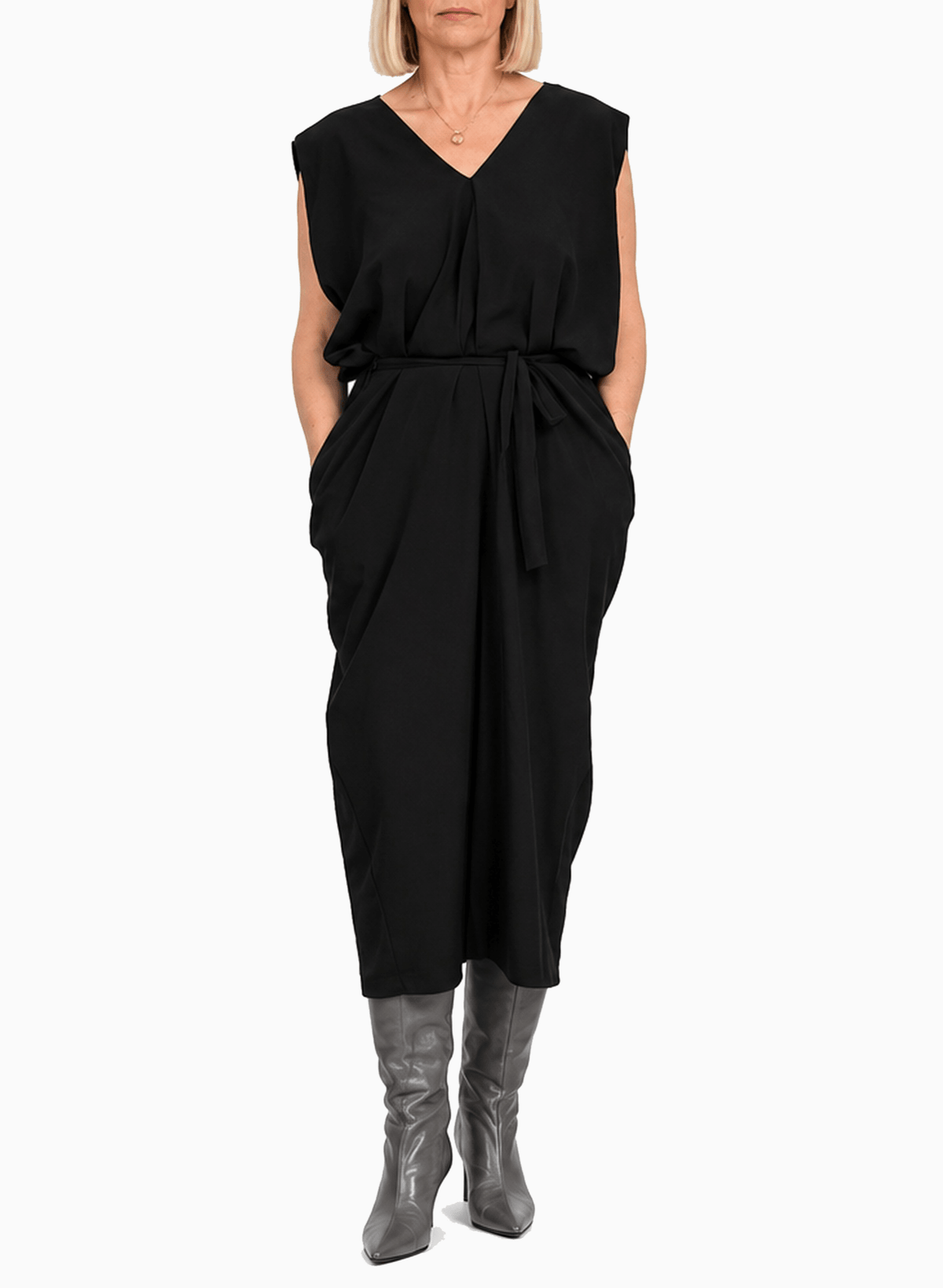 Airflow Gown - Black - Meg