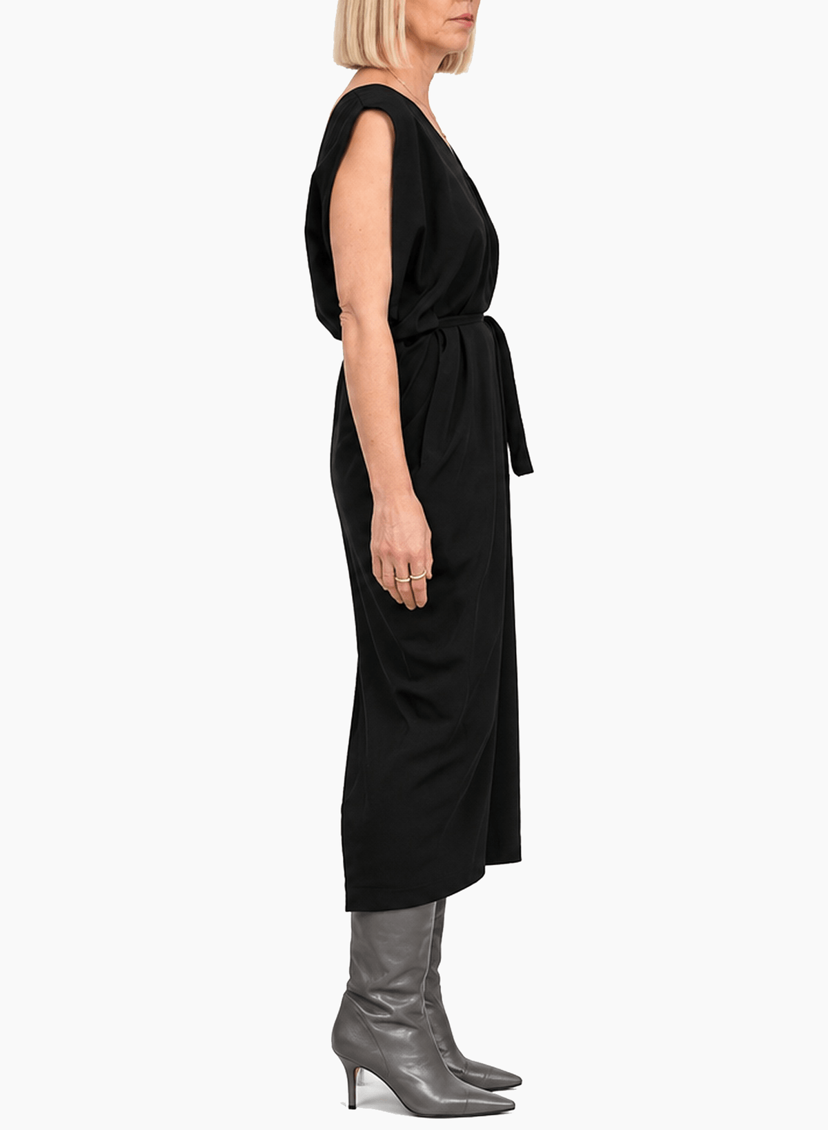 Airflow Gown - Black - Meg