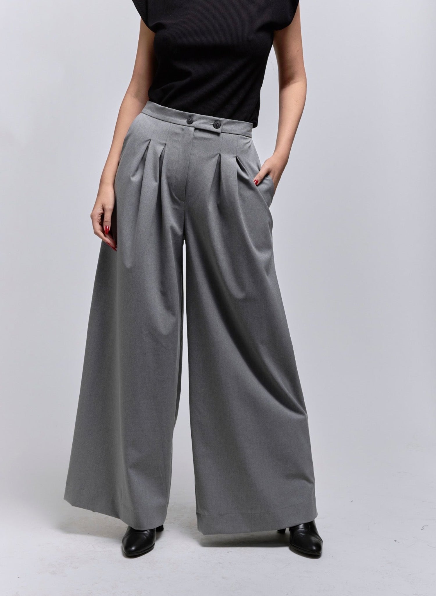 Atlas Slouchy Trouser - Grey - Meg