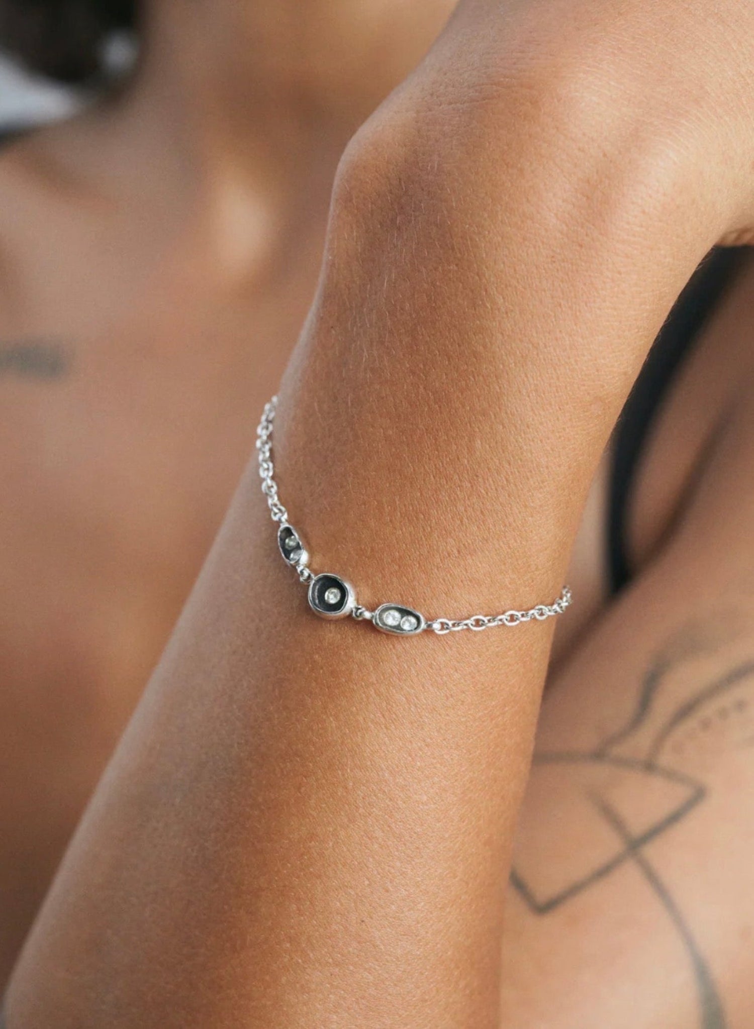 Carina Hardy - Dewdrops Bracelet - Silver - Meg