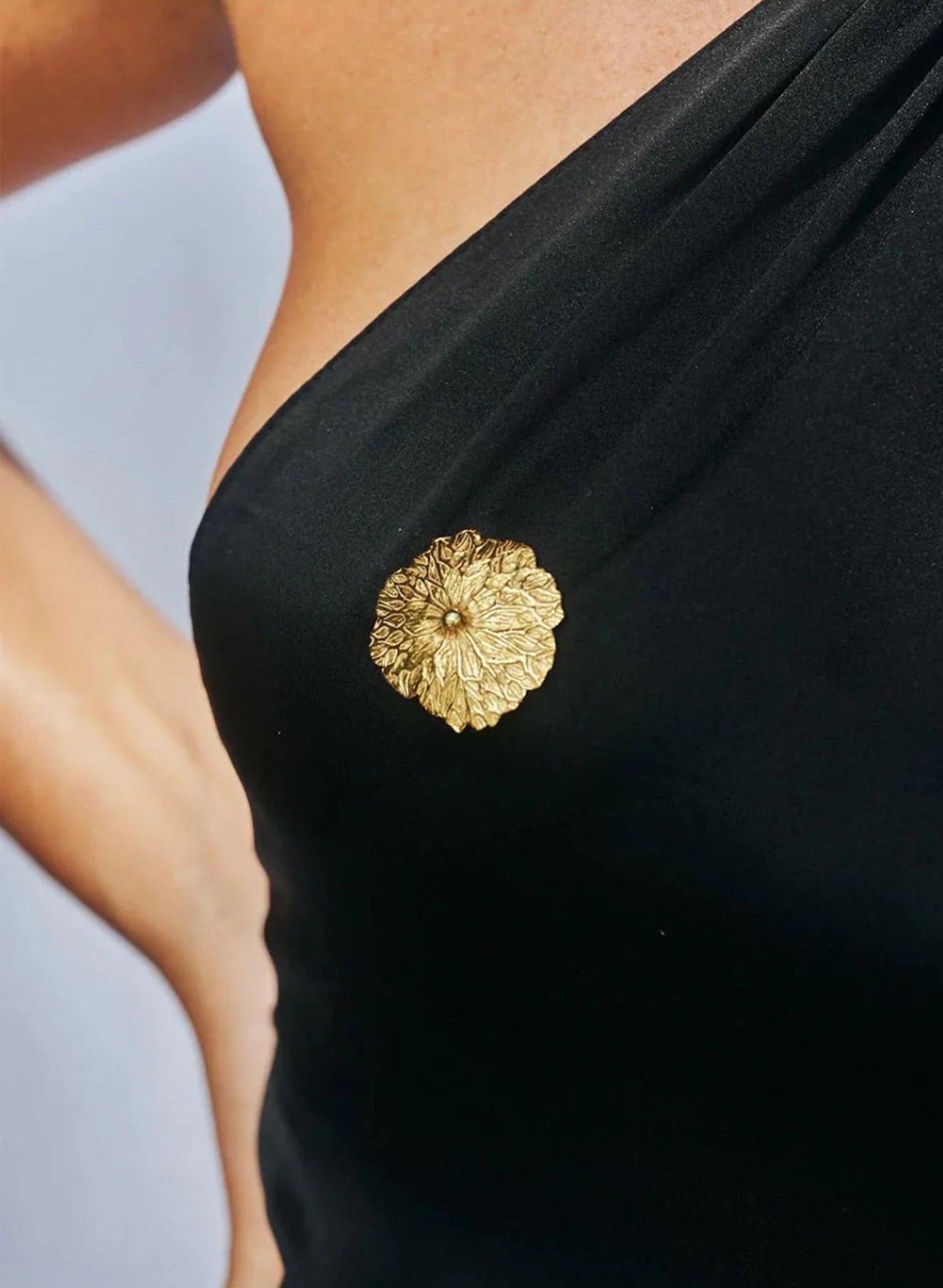 Carina Hardy - LP Brooch - Gold - Meg