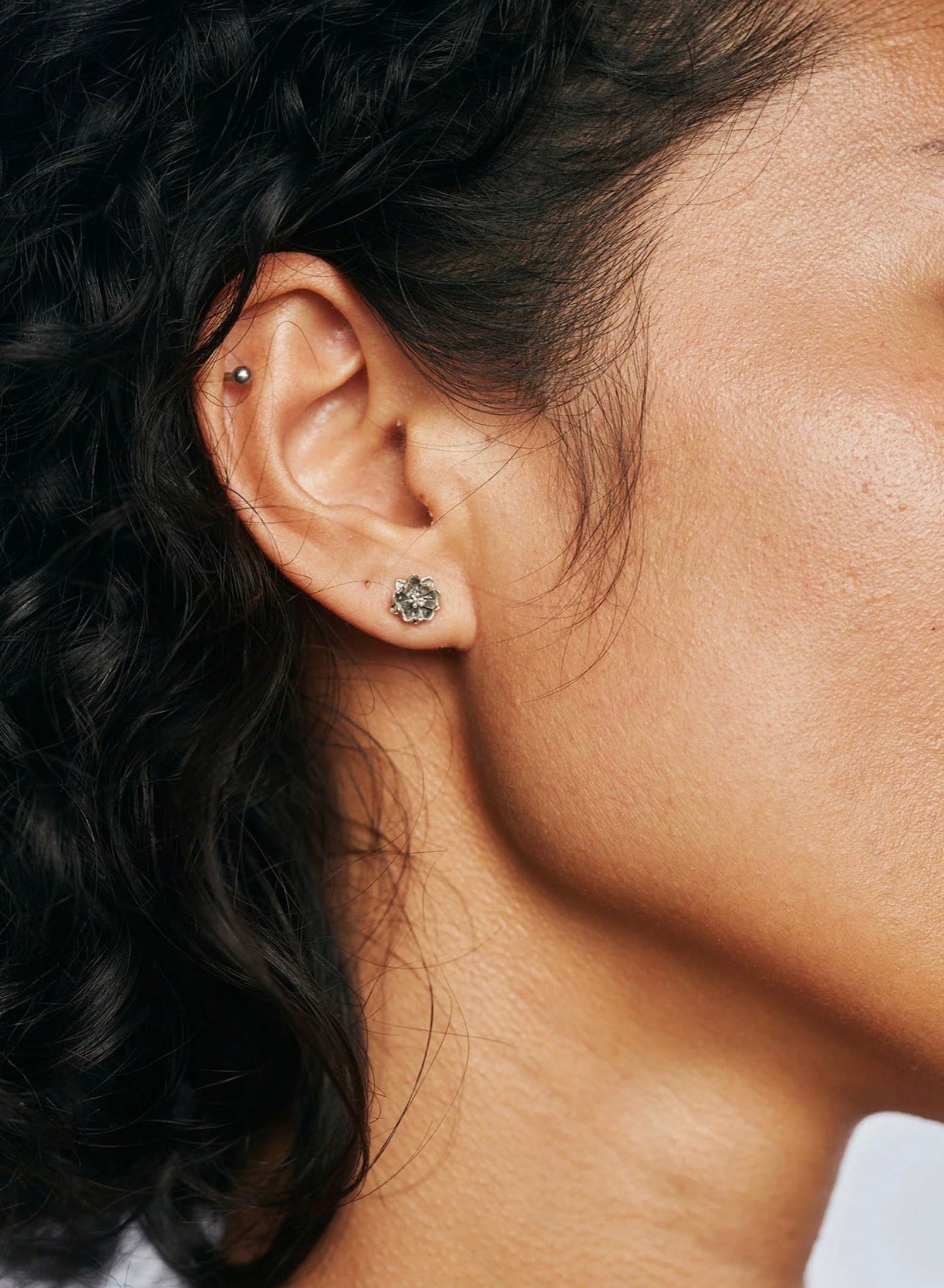 Carina Hardy - LP Lotus Studs - Silver - Meg