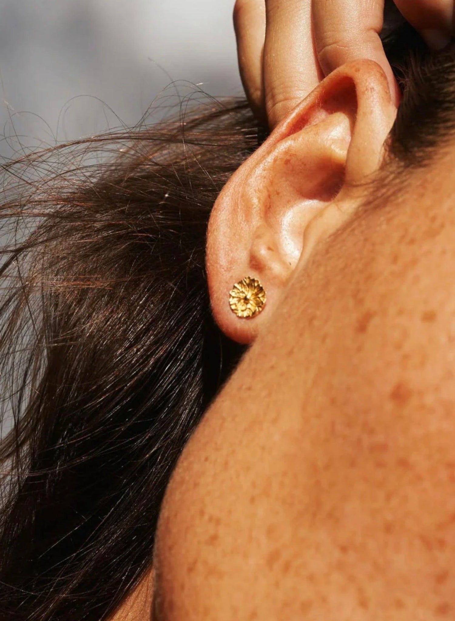 Carina Hardy - LP Studs Small - Gold - Meg