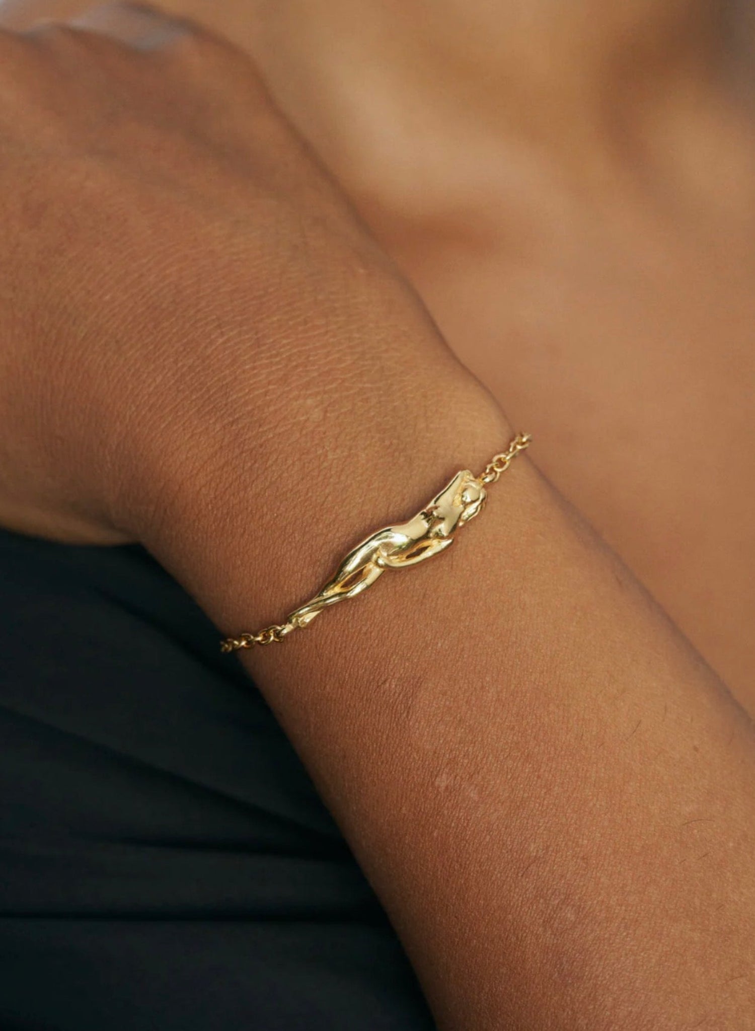 Carina Hardy - Single Sleeping Venus Bracelet - Gold - Meg