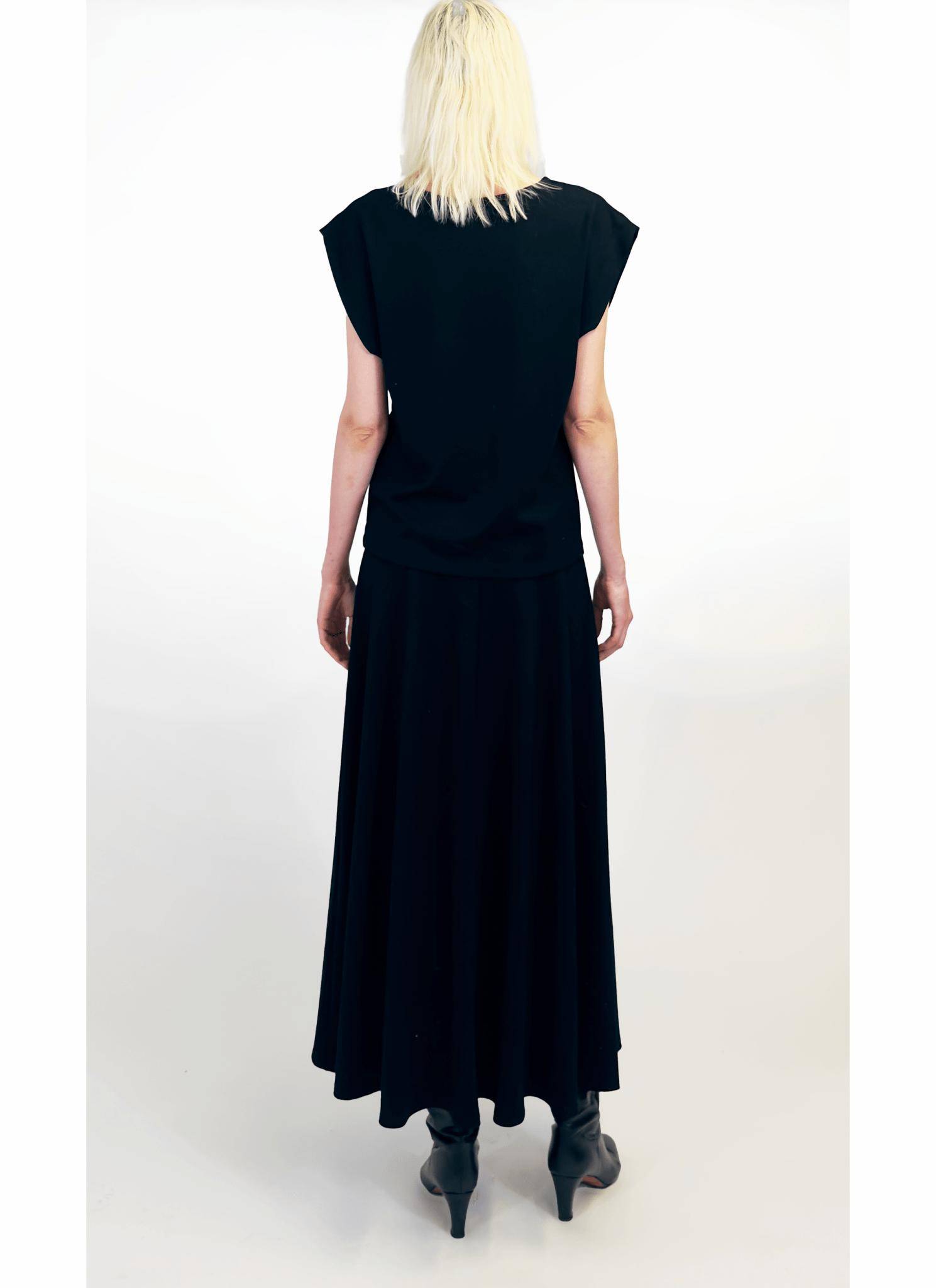 Black knit circle skirt - maxi skirt - Meg