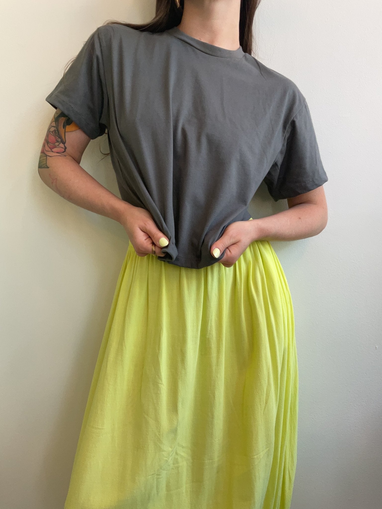 Cropped Square Tee - Dark Grey - Meg