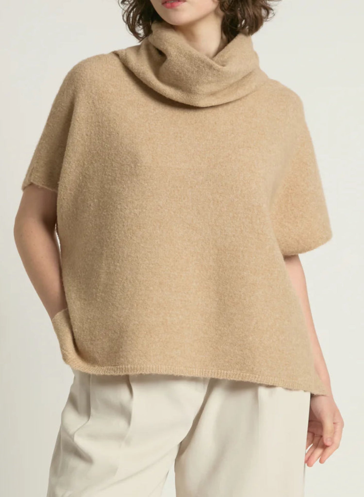 Sleeveless turtleneck oversized slouchy sweater - Camel Beige - Meg