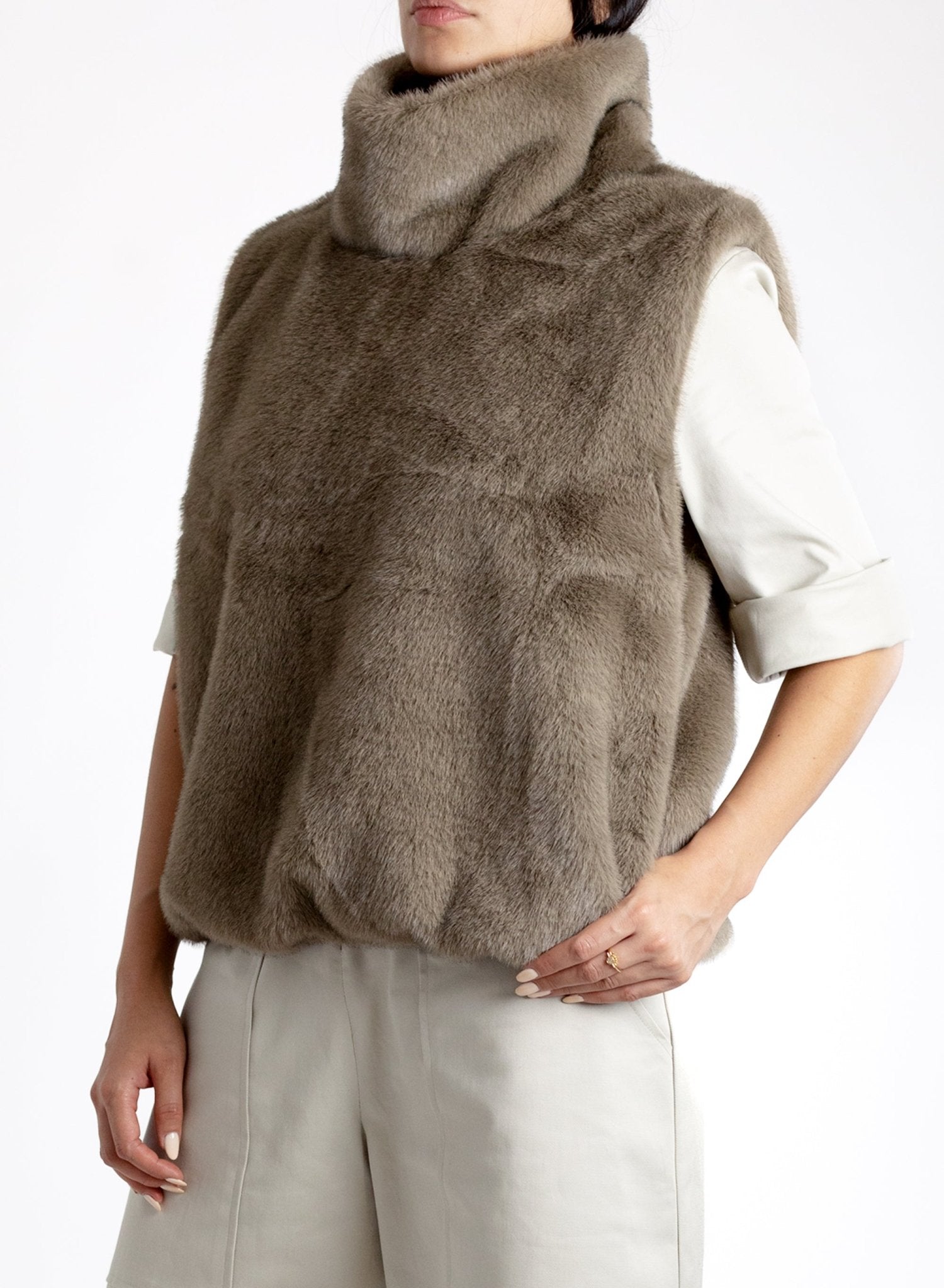 Fur Vest - Dark Taupe - Meg