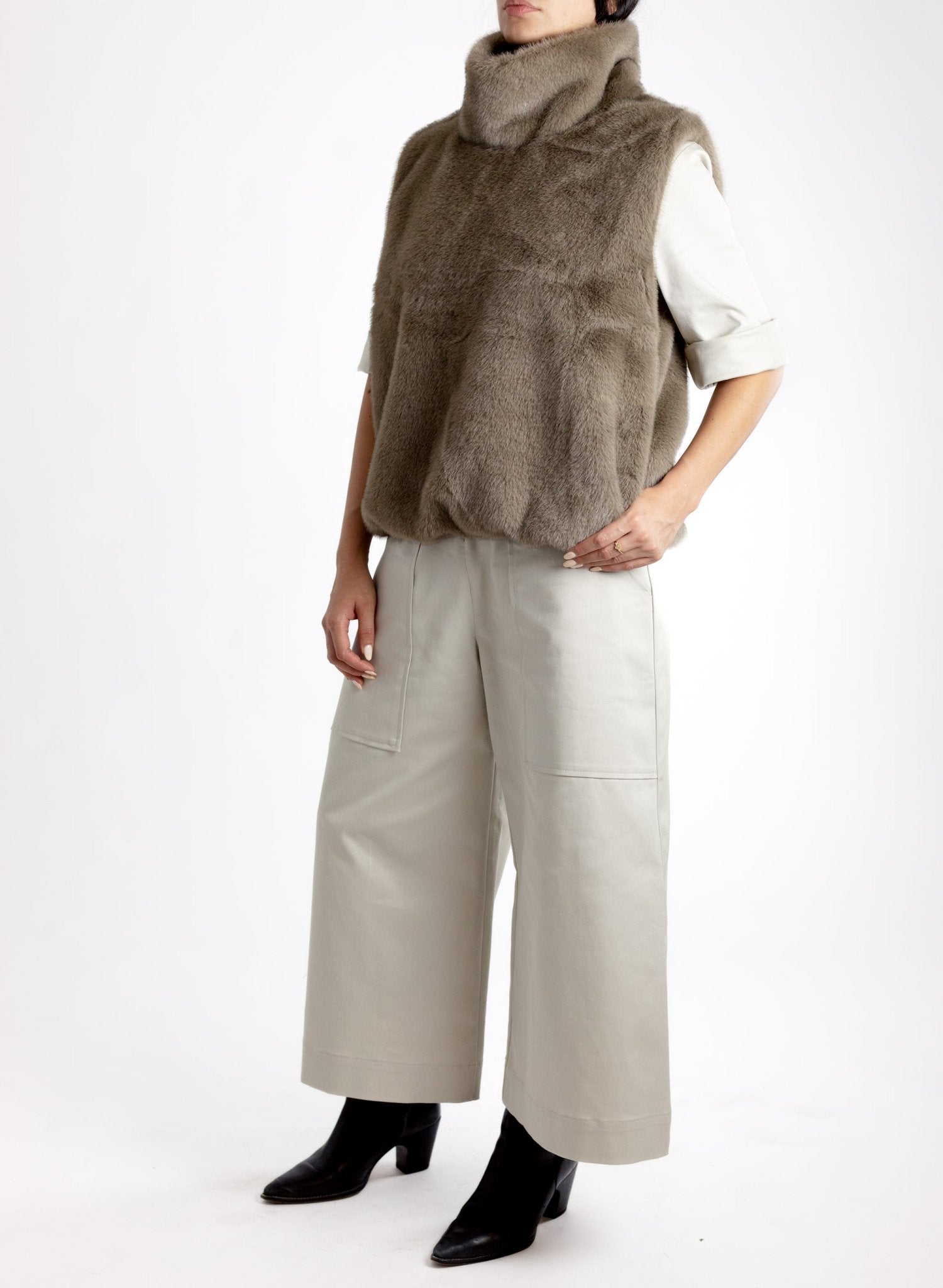 Fur Vest - Dark Taupe - Meg