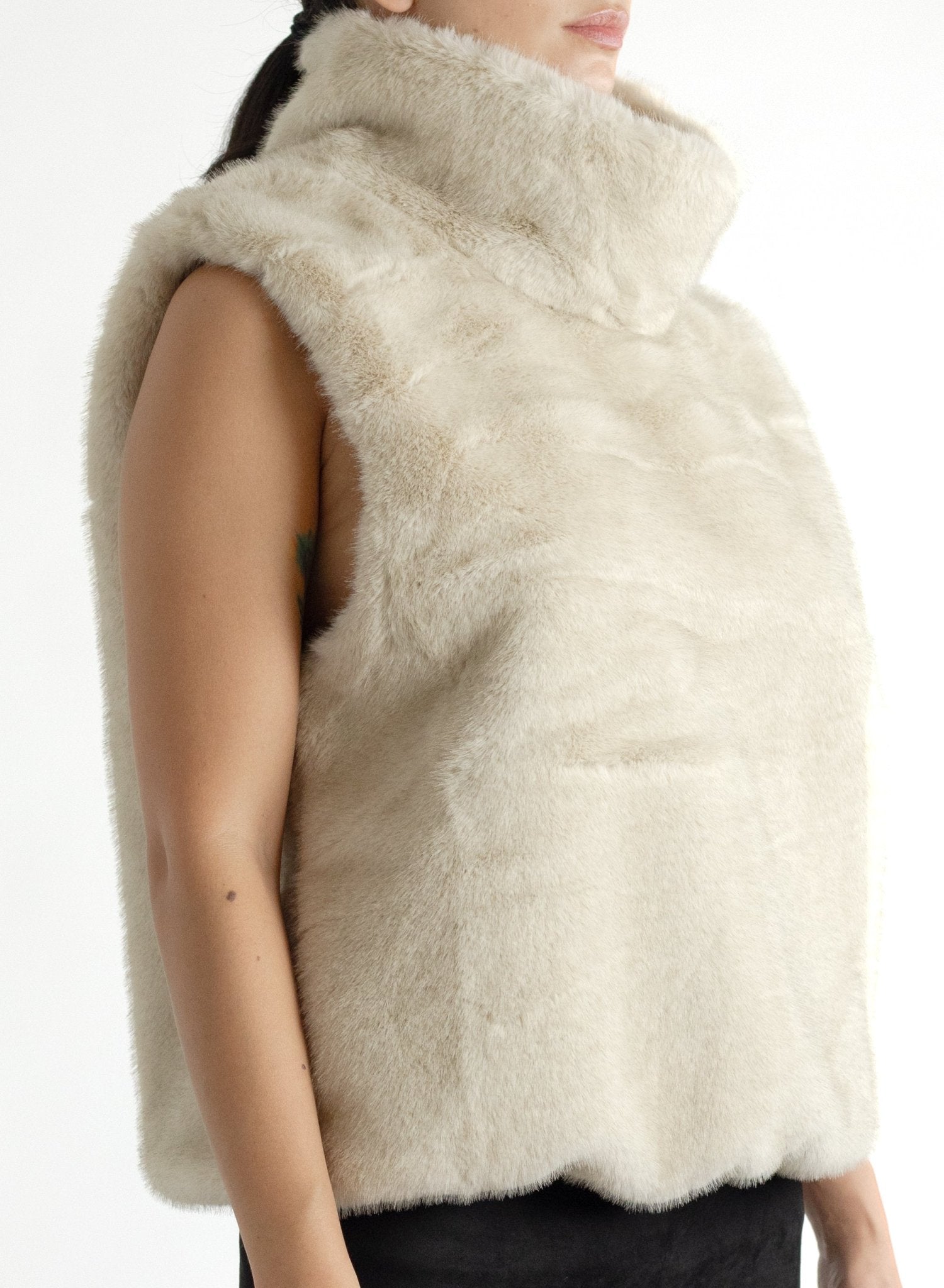 Fur Vest - Oatmeal - Meg