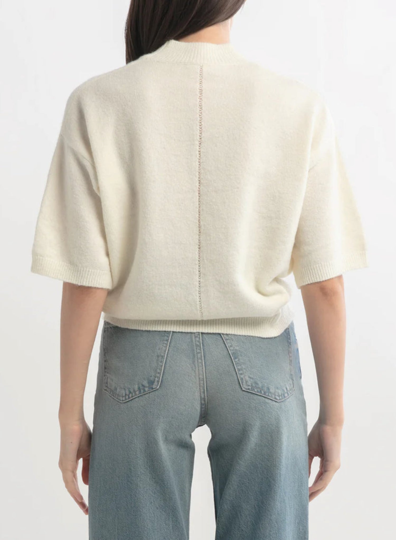 Short sleeve crew neck pullover sweater in ivory off-white