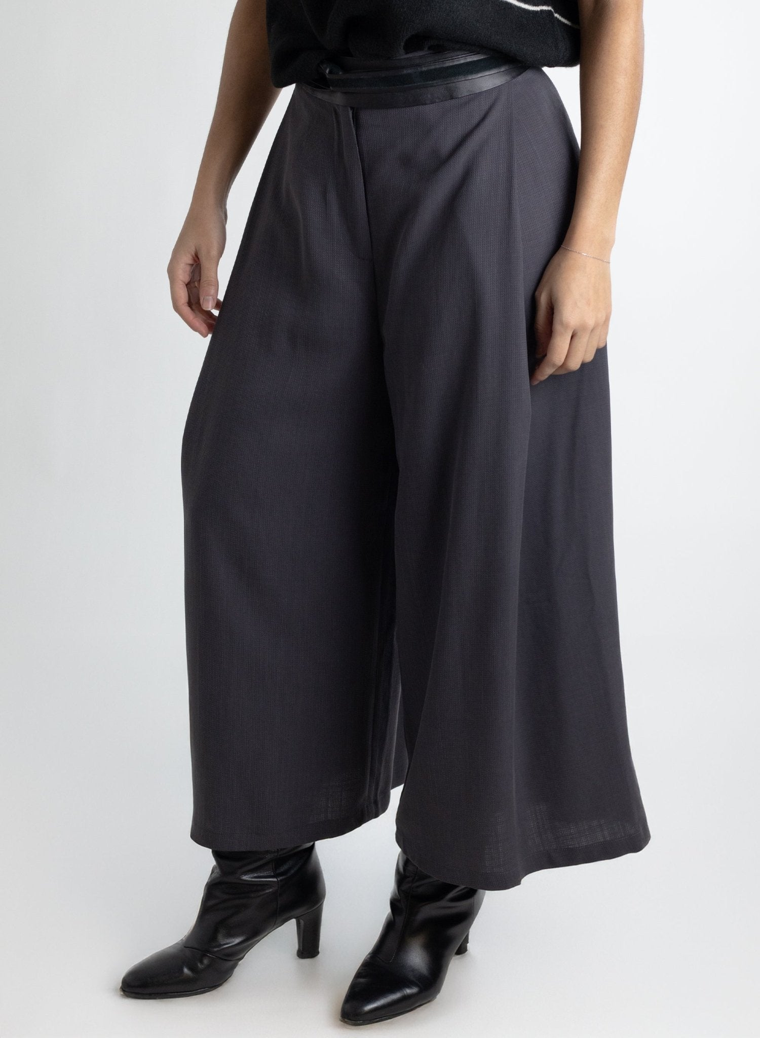 Izy Culotte - Graphite - Meg