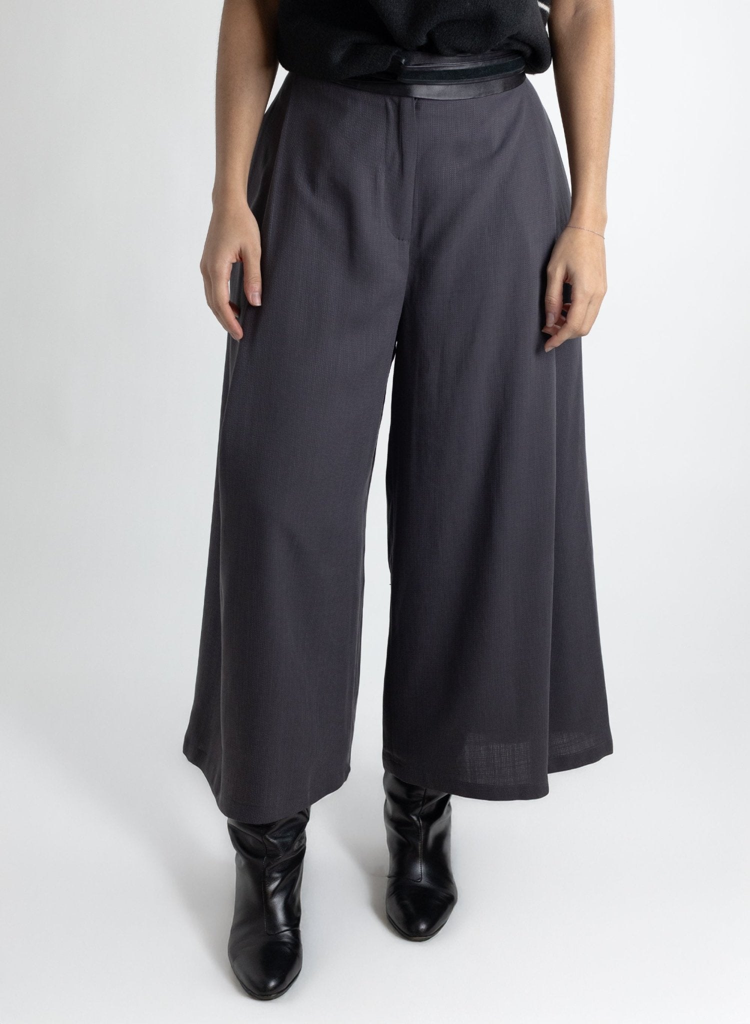 Izy Culotte - Graphite - Meg