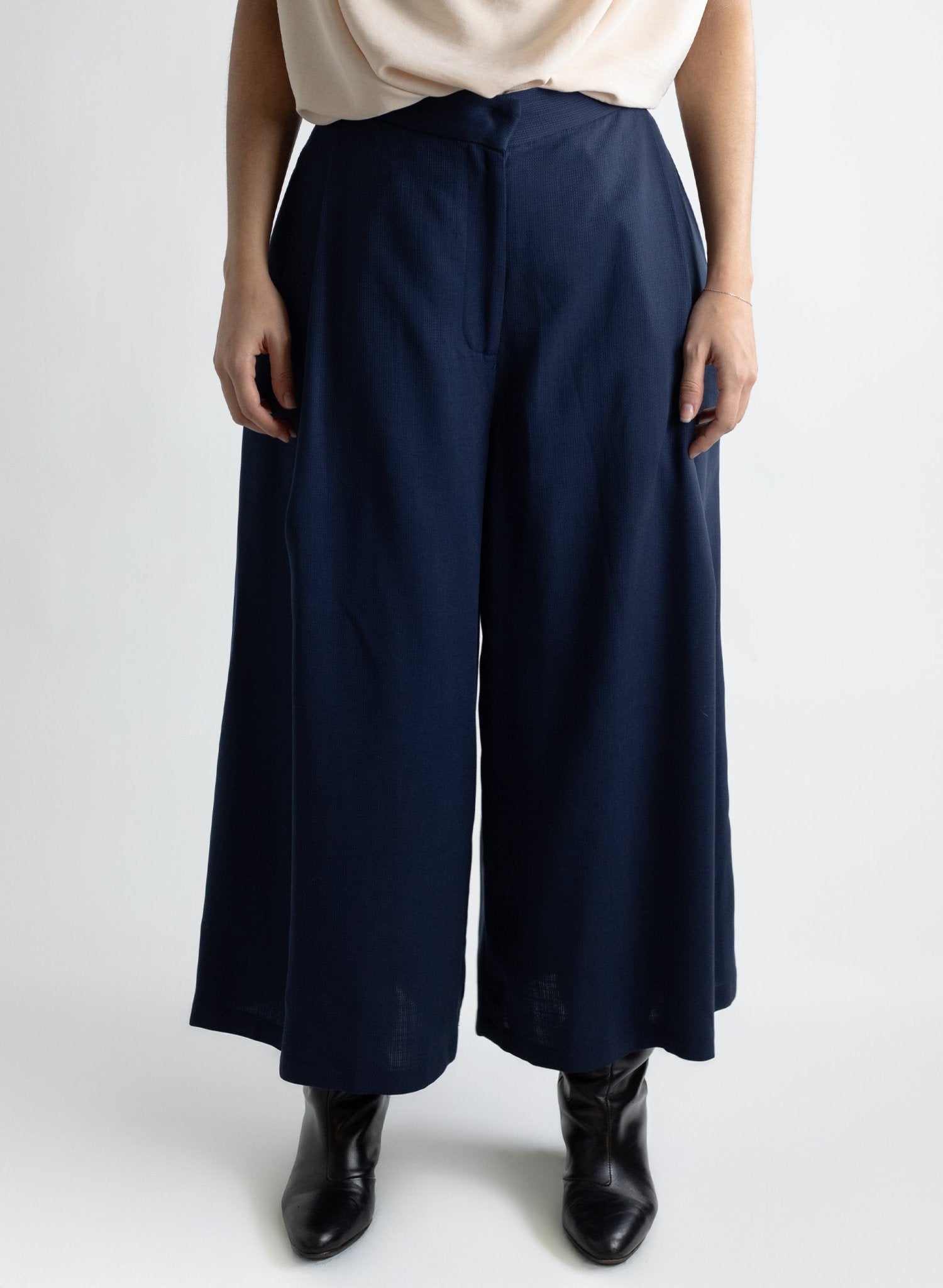 Izy Culotte - Navy - Meg