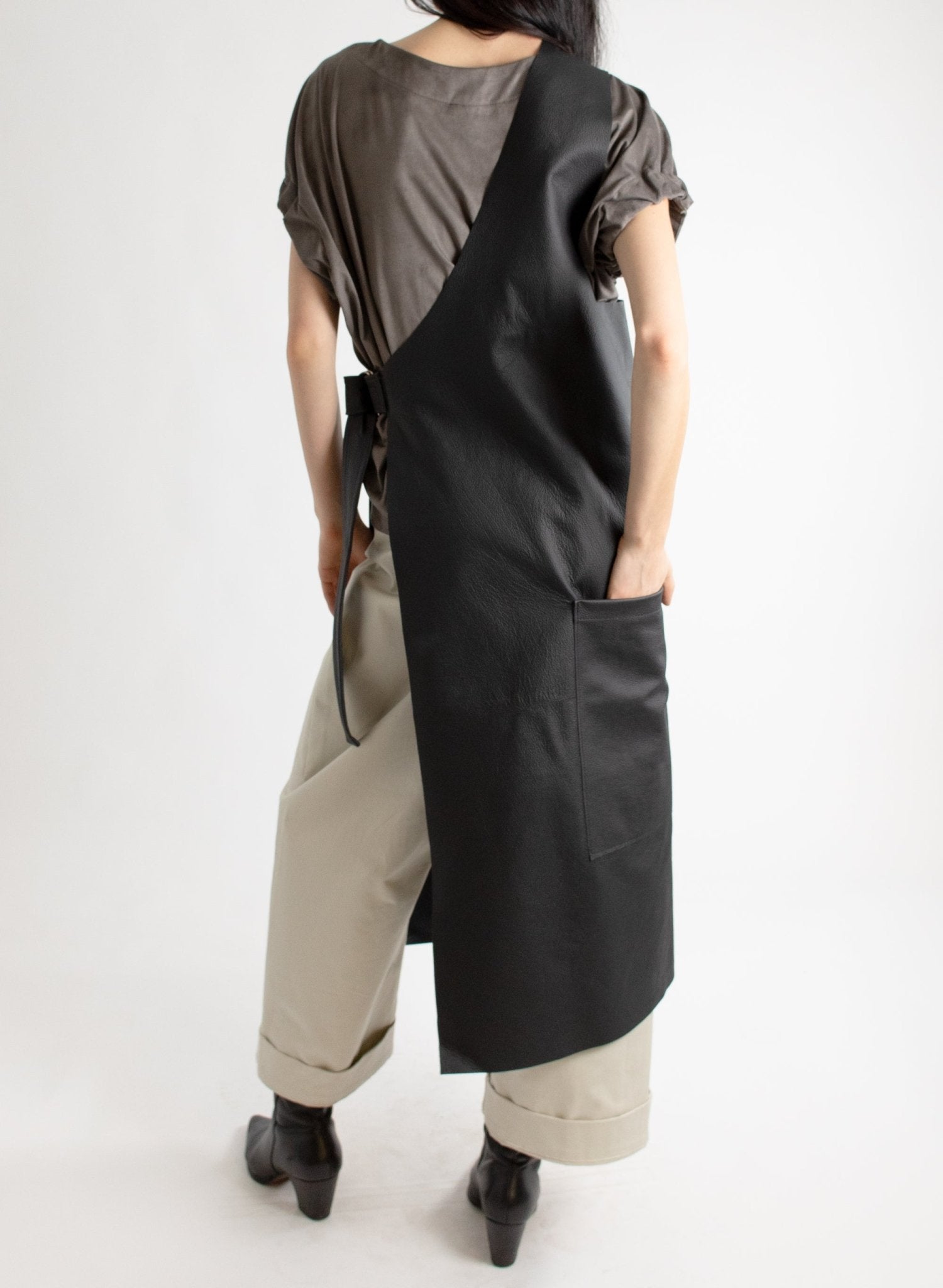 Leather Apron - Black - Meg