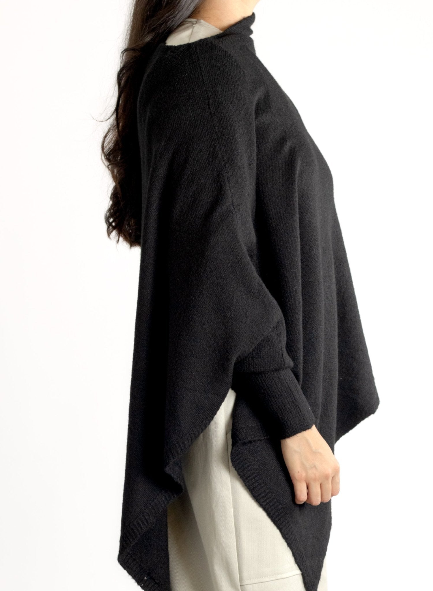 Lightweight Poncho - Black - Meg