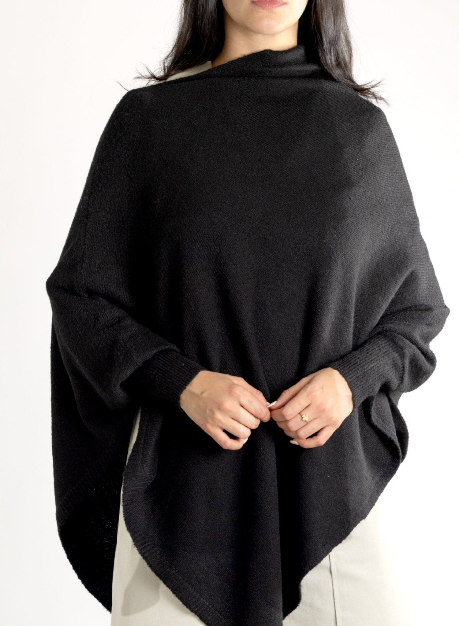 Lightweight Poncho - Black - Meg