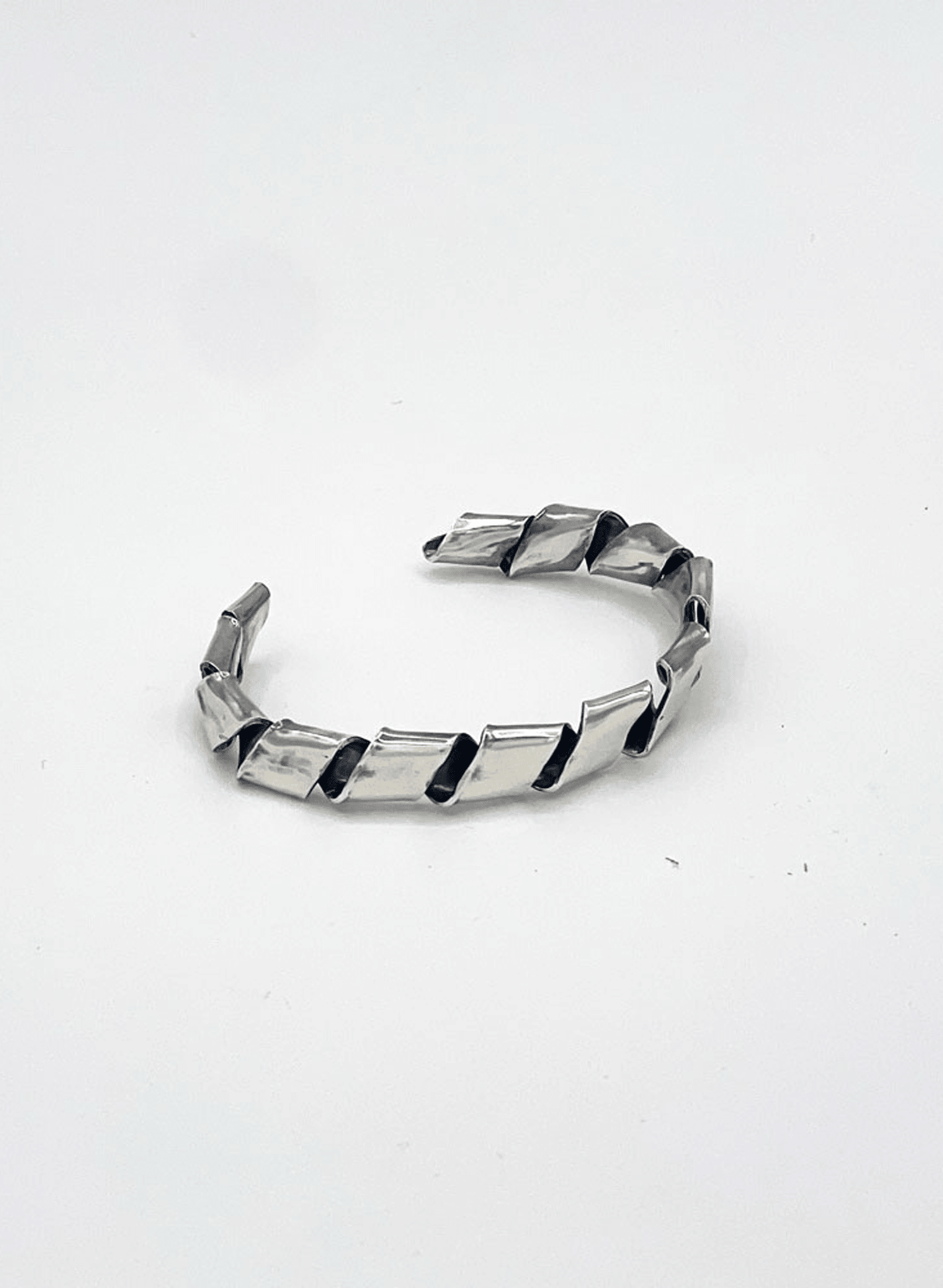 Line &amp; Label - Kallos Cuff - Silver - Meg