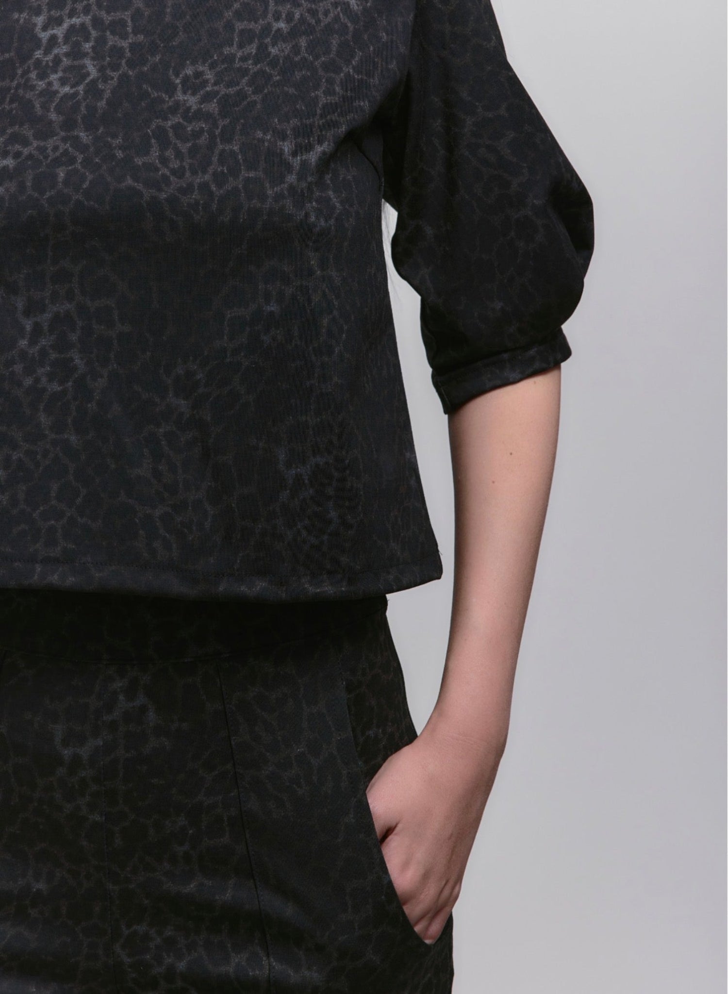 Lunes Top - Grey Leopard - Meg