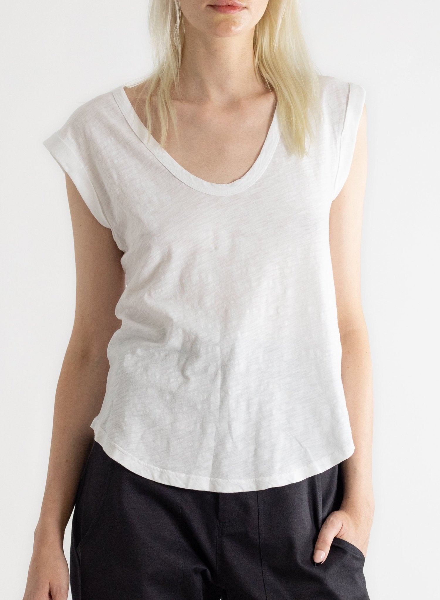 Muscle Tee - White - Meg