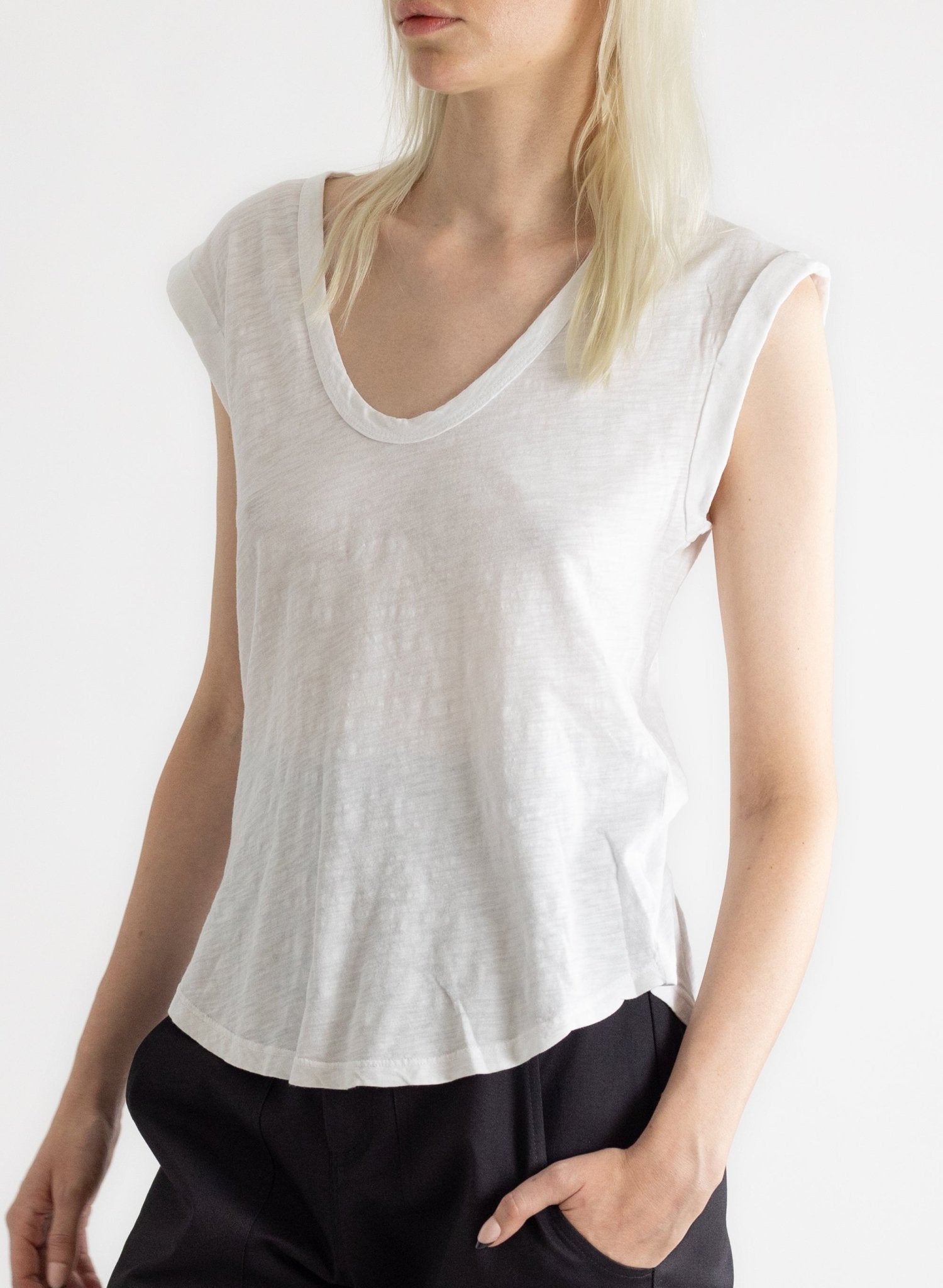 Muscle Tee - White - Meg