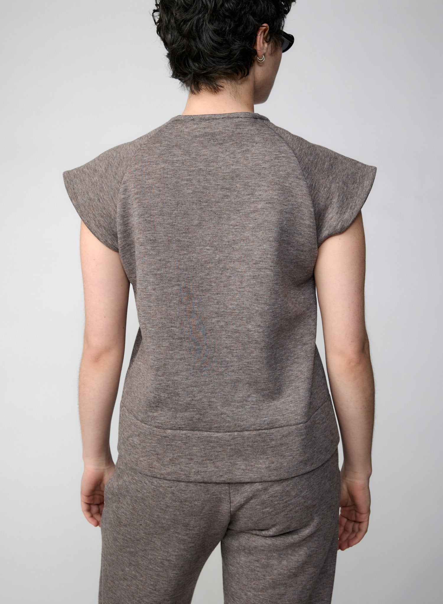 Old City Raglan Tee - Taupe - Meg