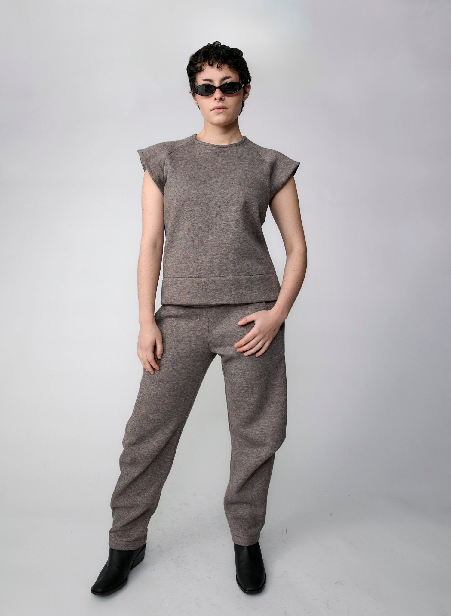 Old City Raglan Tee - Taupe - Meg