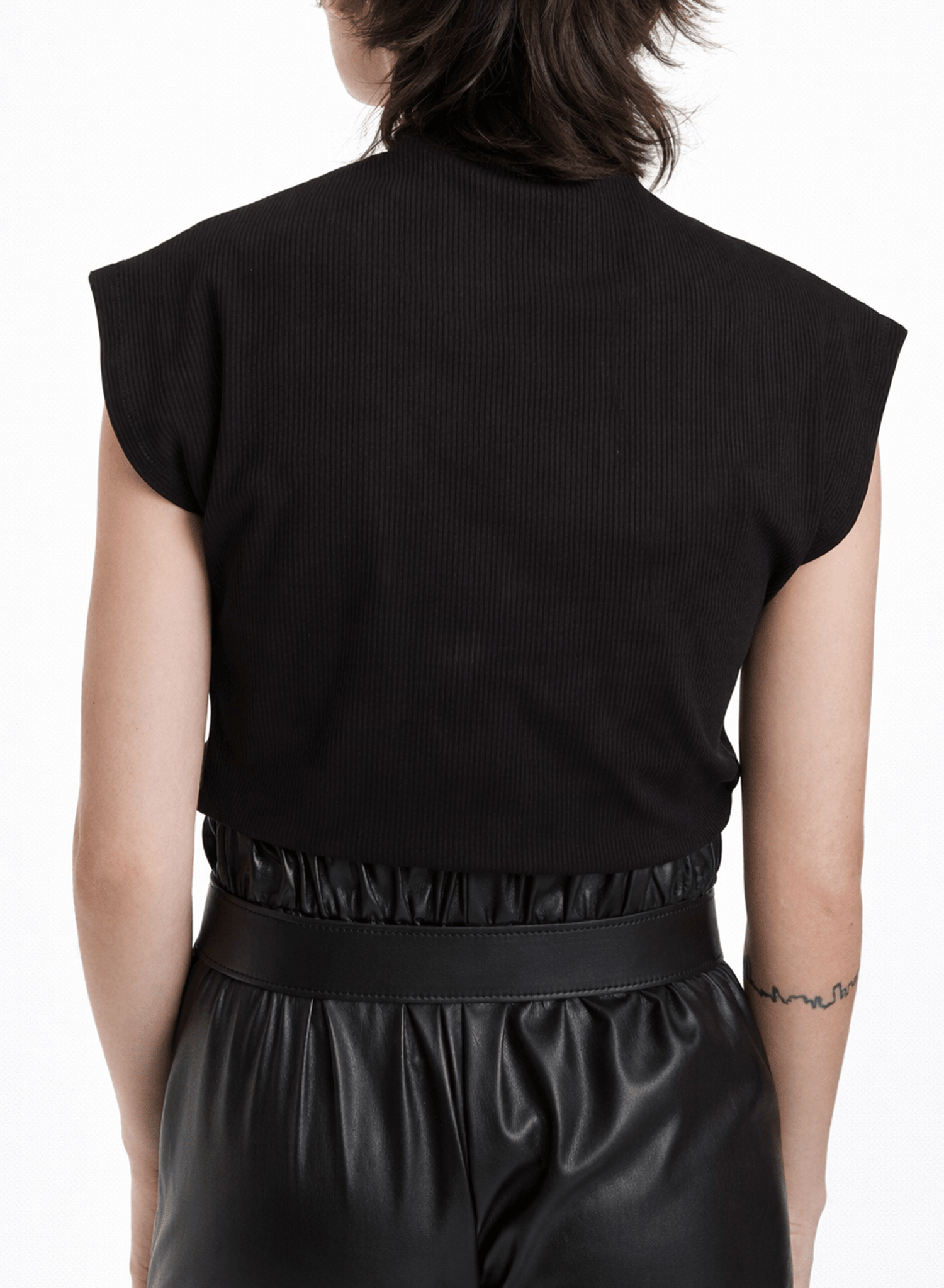 Sleeveless Skinny Top - Black - Meg
