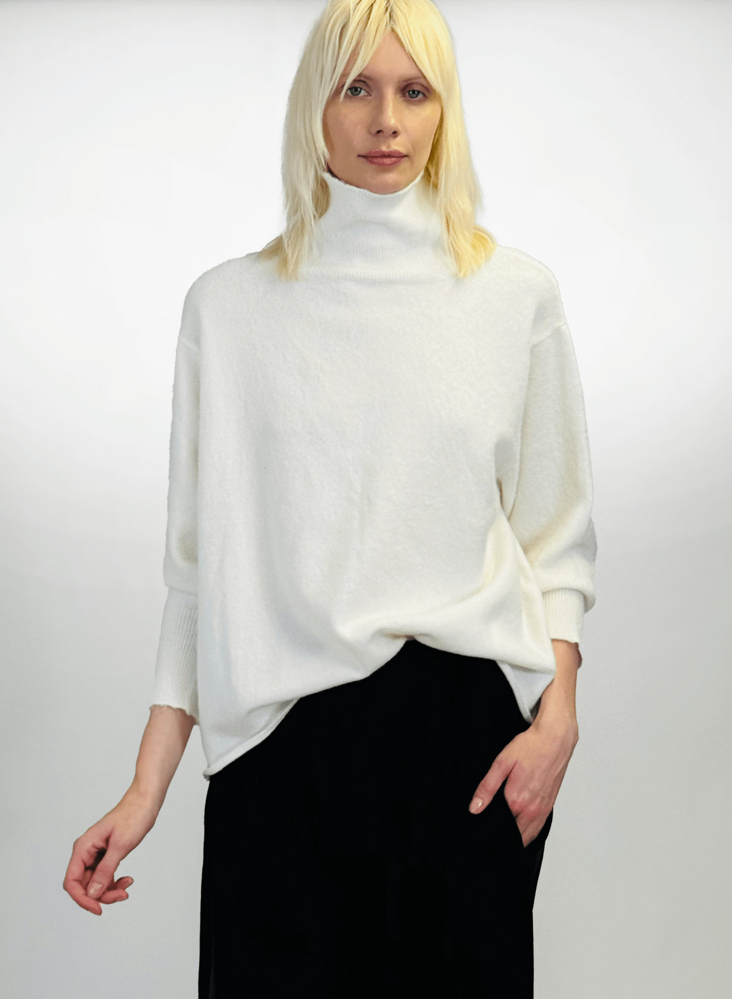 Slouchy oversized Ivory off-white turtleneck sweater pullover
