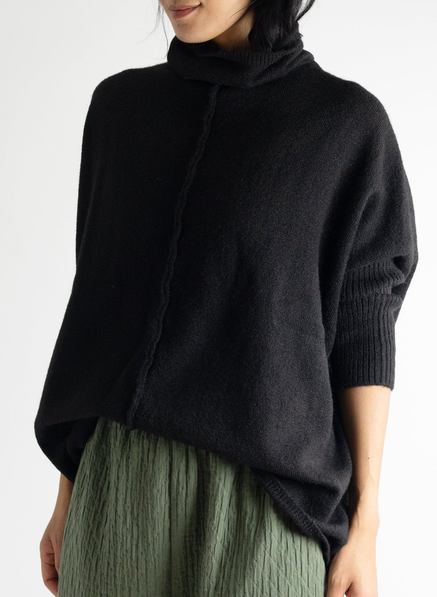 Soft Seamed Turtleneck Sweater - Black - Meg