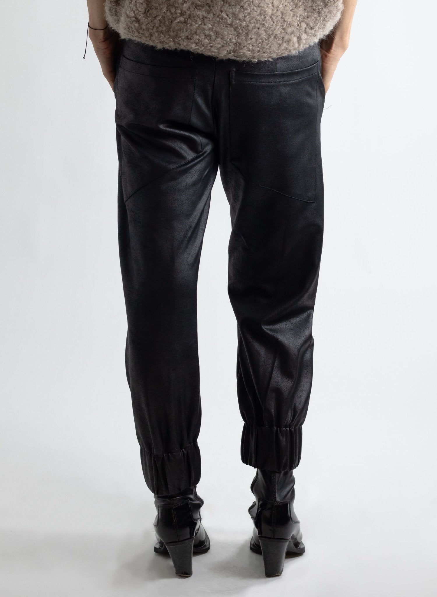 Sombra Pant - Black - Meg