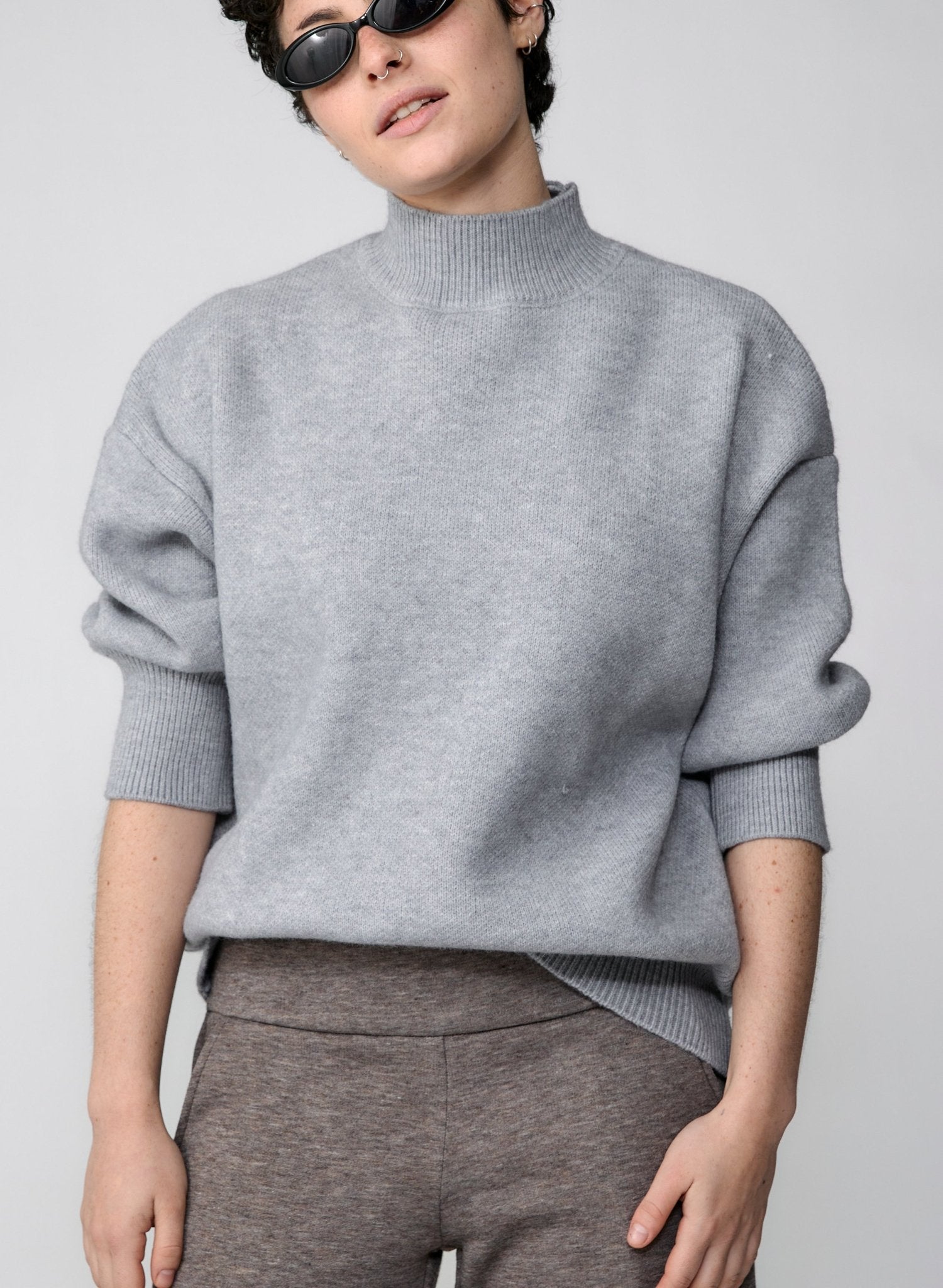 Thick Cozy Sweater - Grey - Meg