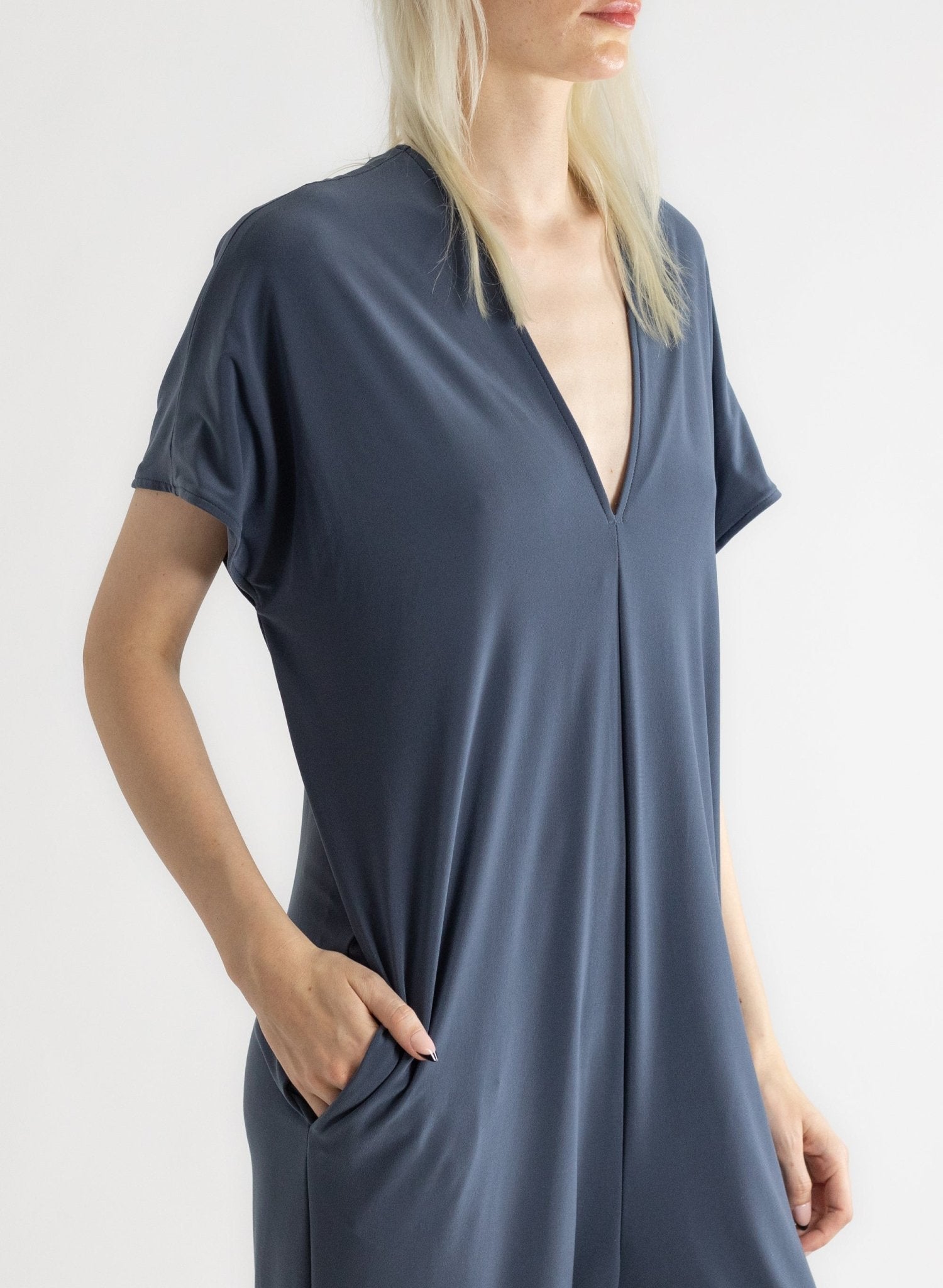 Triangle Jump - Charcoal - Meg