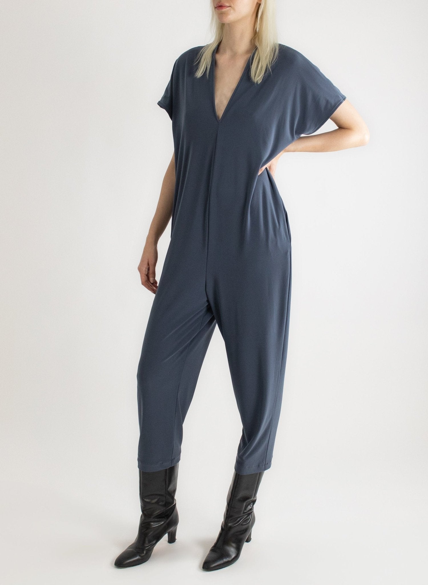 Triangle Jump - Charcoal - Meg