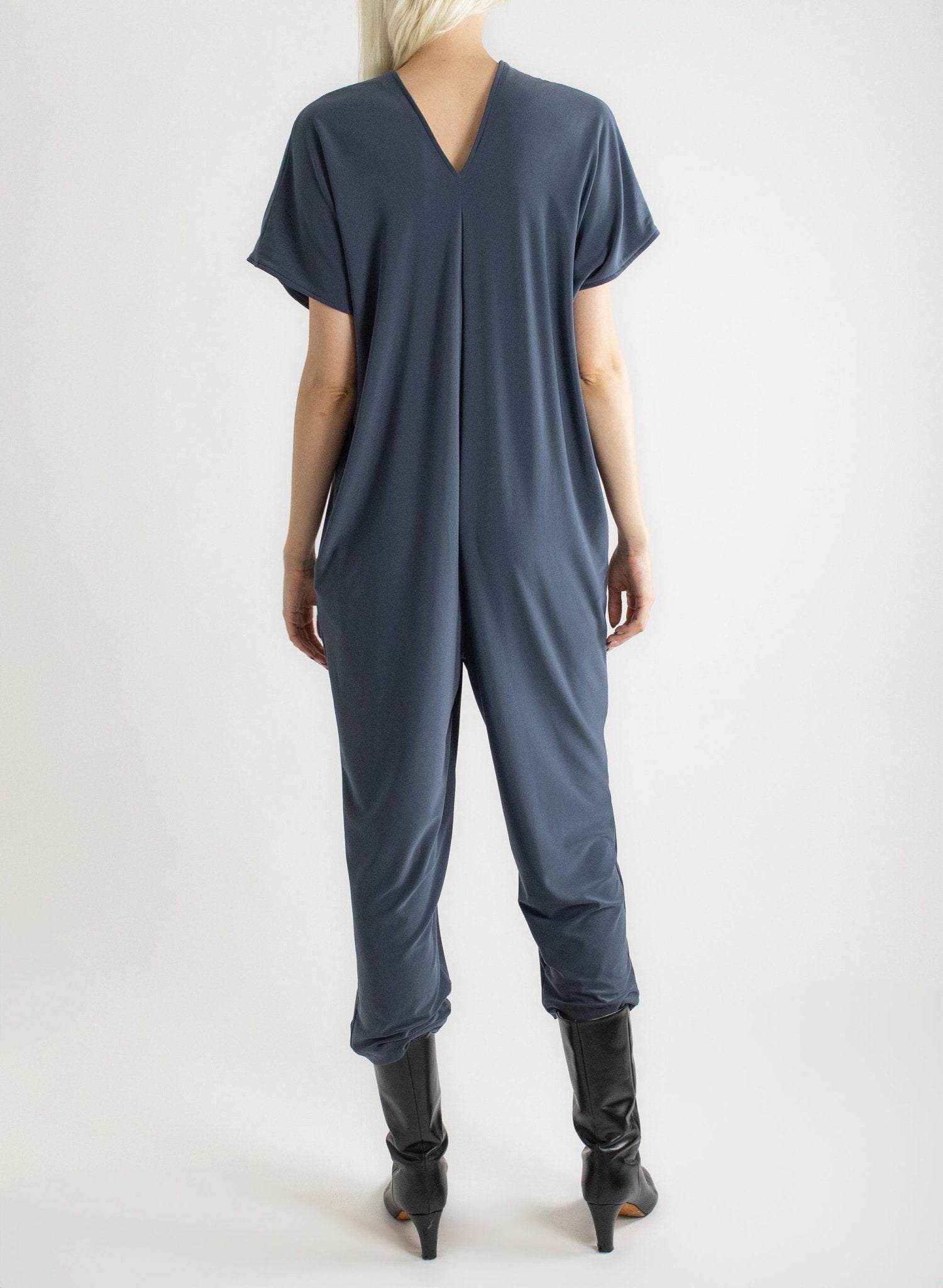 Triangle Jump - Charcoal - Meg