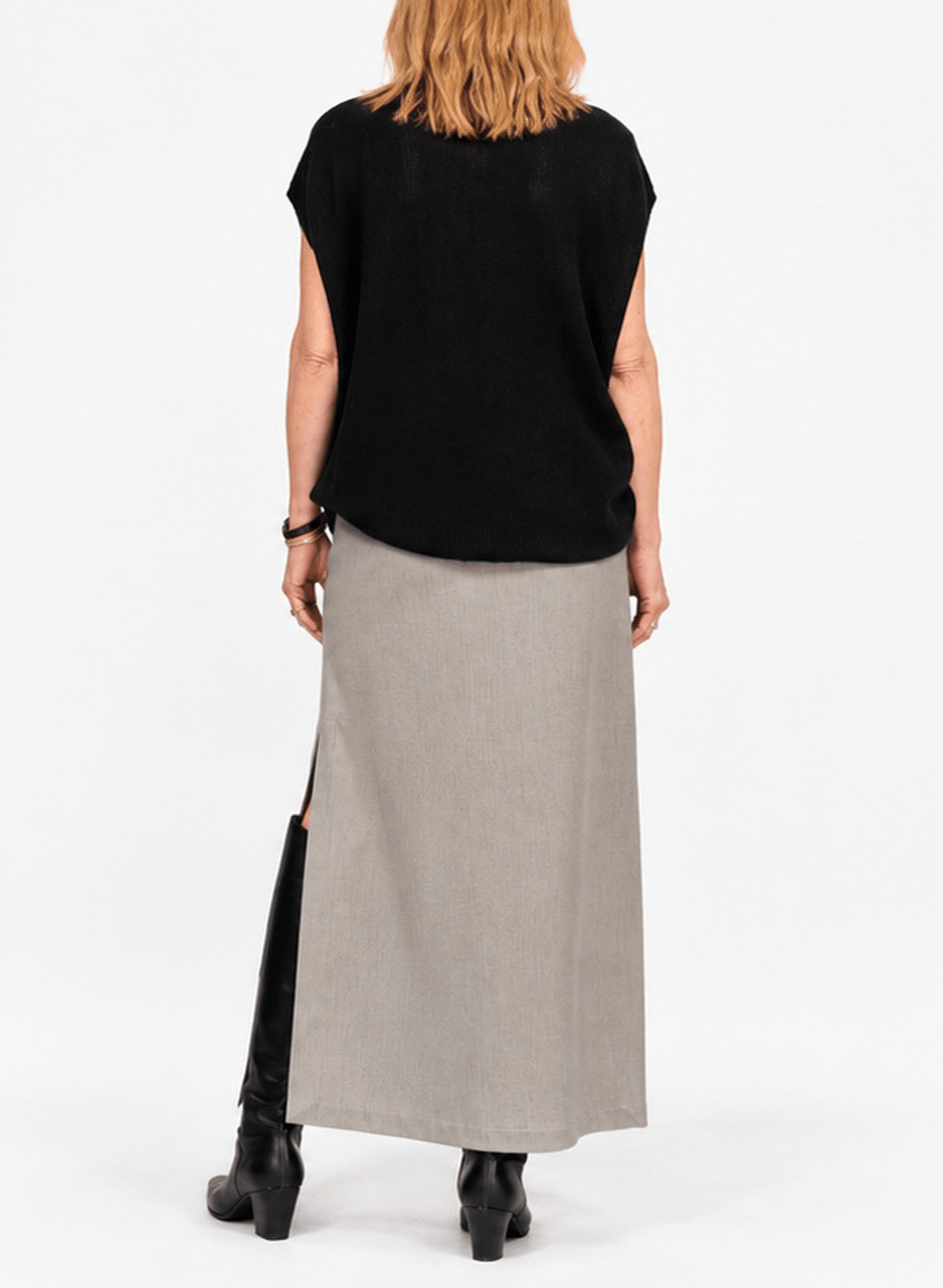 V-Neck Sweater - Black - Meg