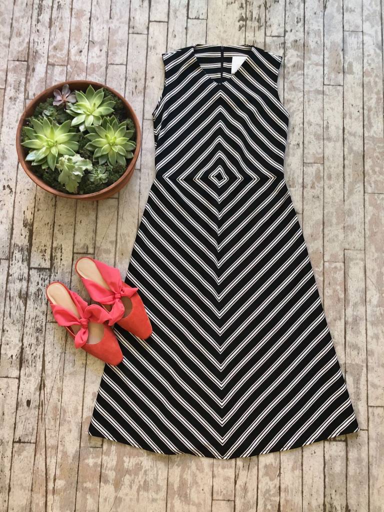 Chevron Dress (RESALE ITEM) - B/W - Meg