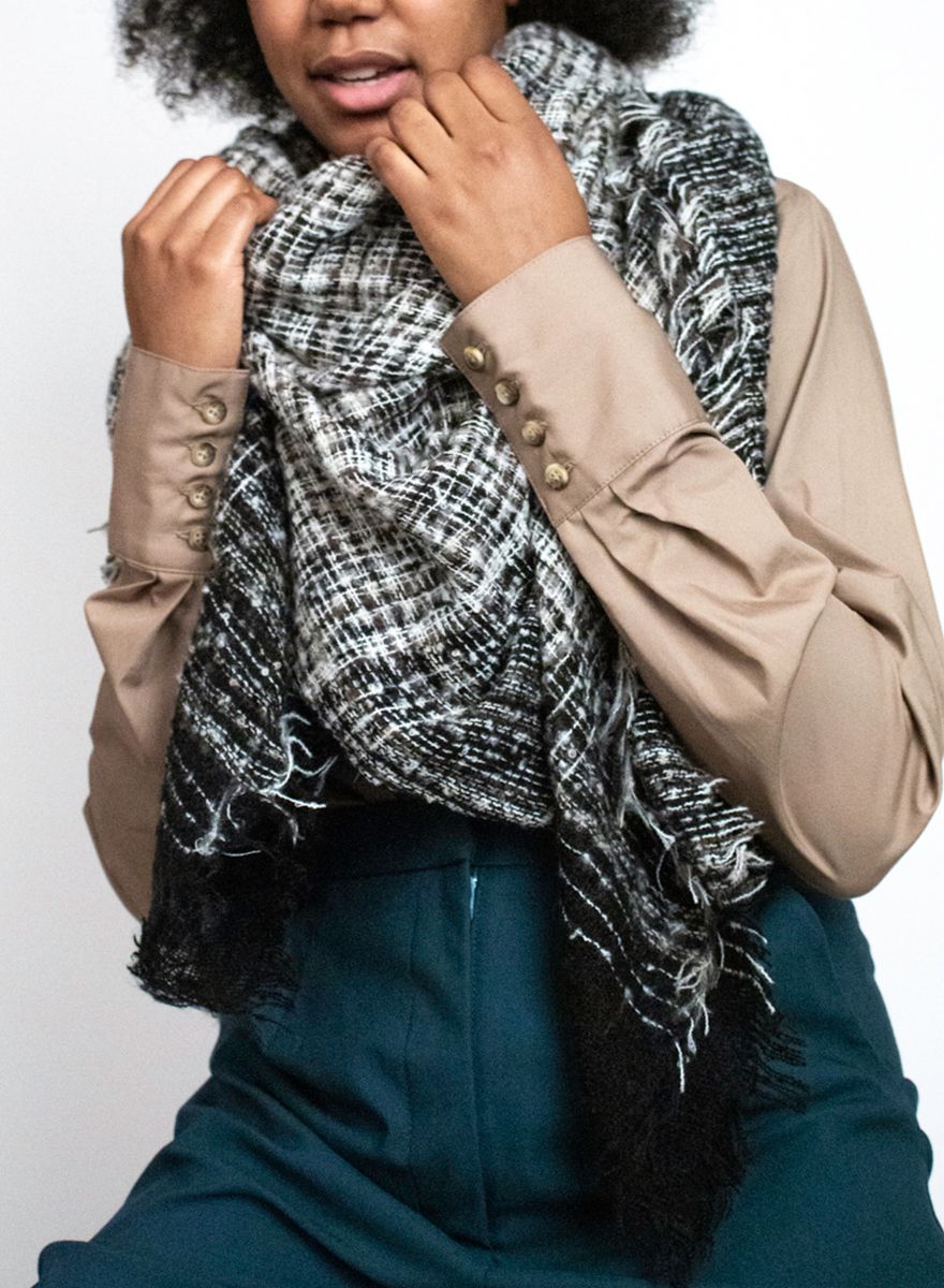 Cozy Scarf - Black - Meg