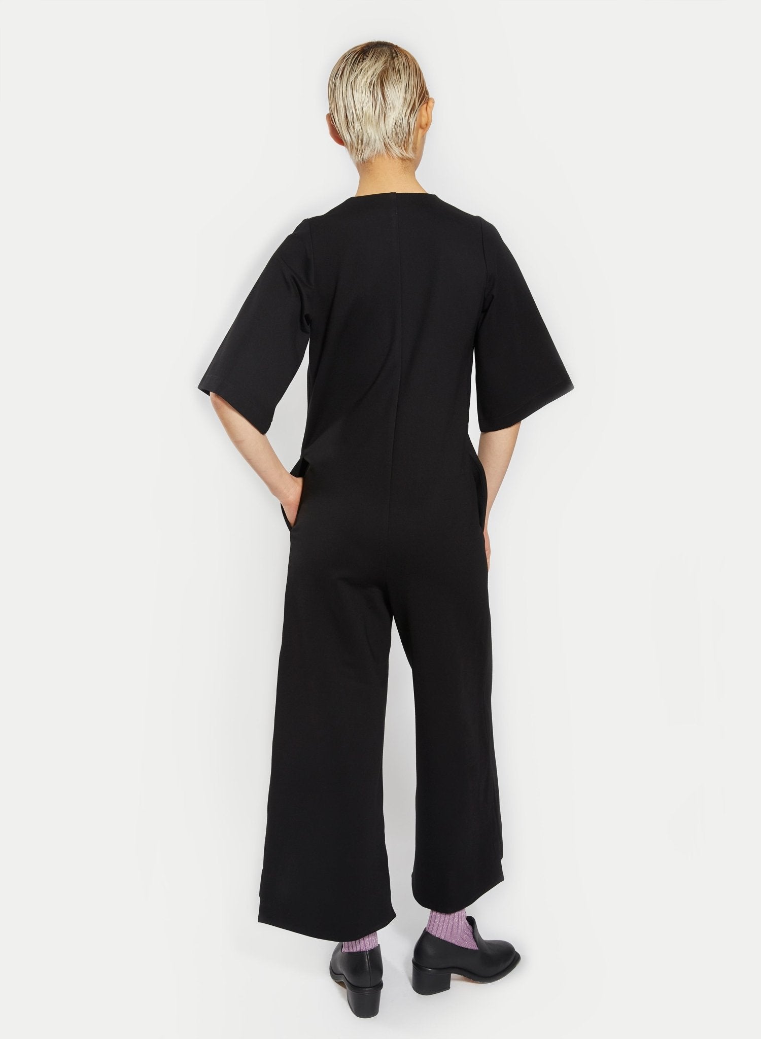 Gateway Jump (RESALE ITEM) - Black - L - Meg