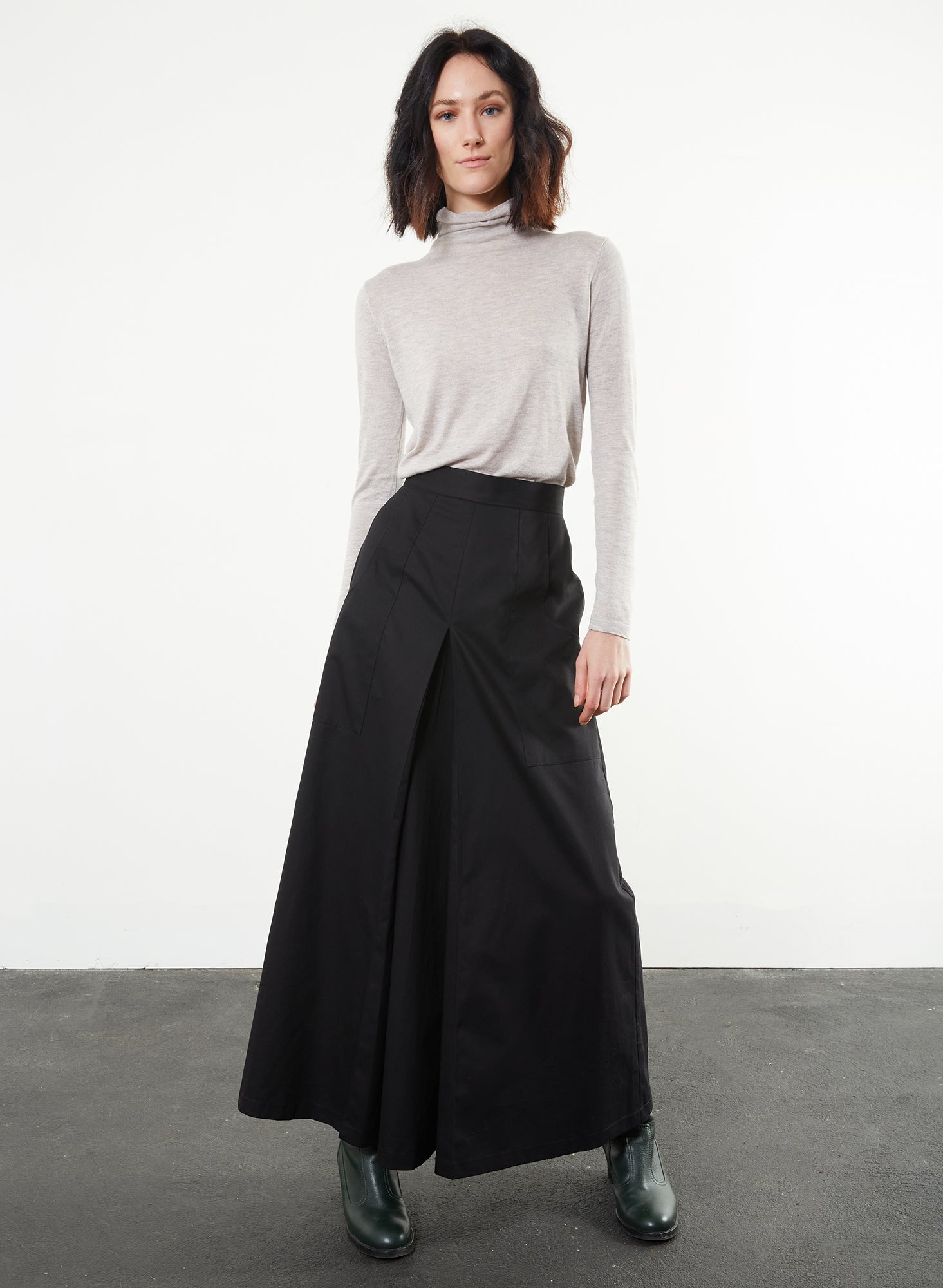 Long Inverted Pleat Skirt - Black - Meg