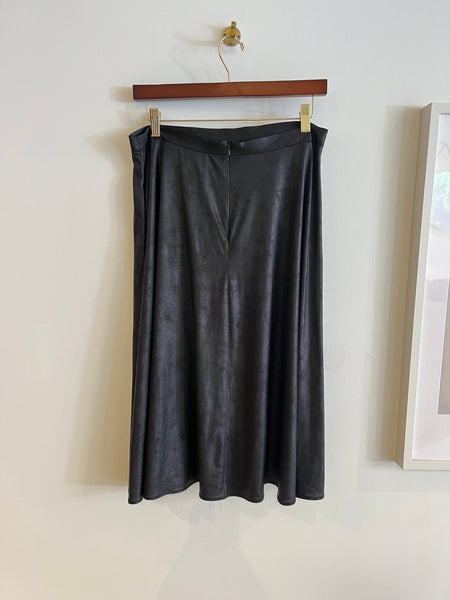 Magic Circle Skirt- Black - L (RESALE ITEM) - Meg