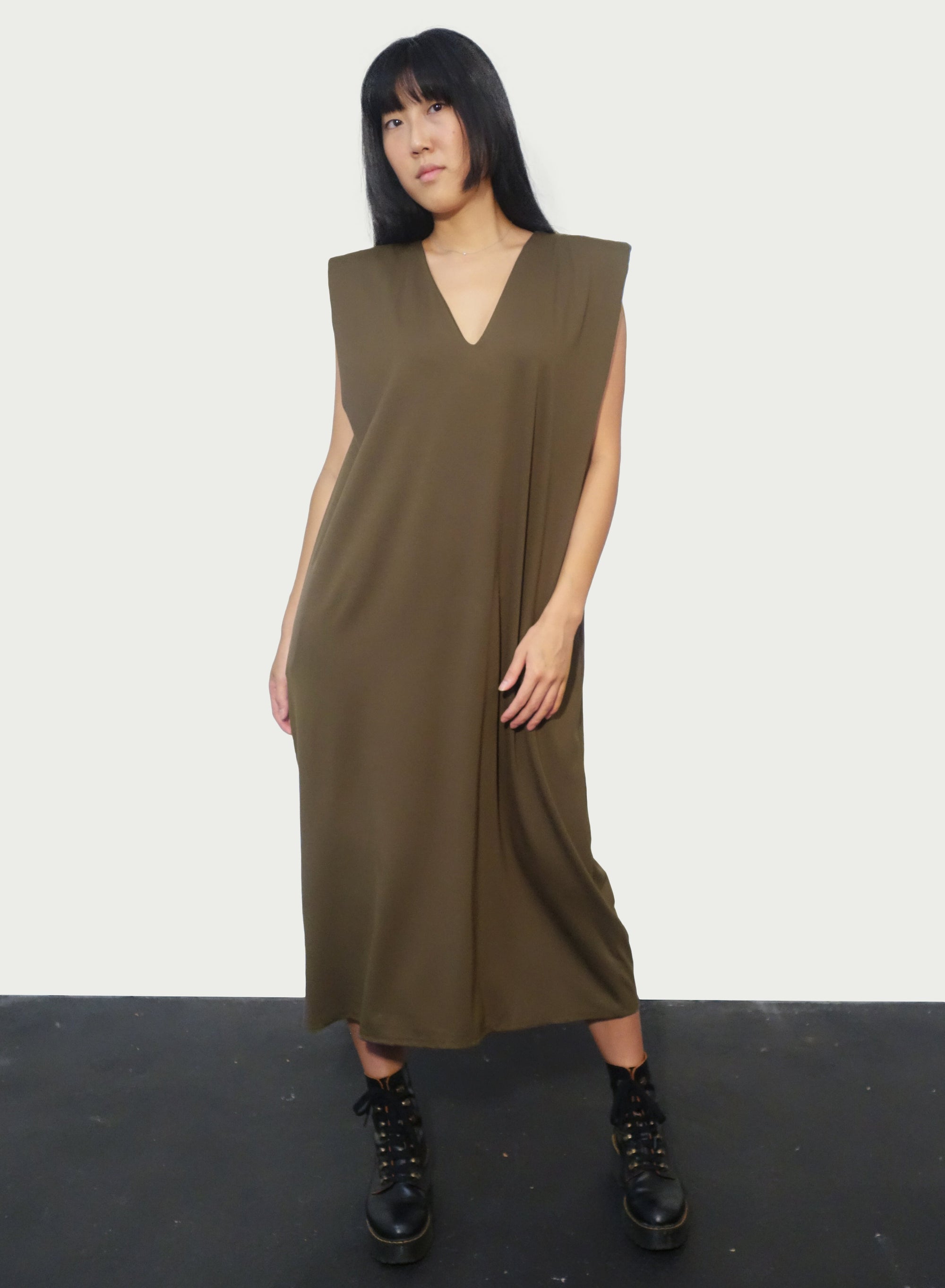 Shoulder Shift Dress - Black - Meg