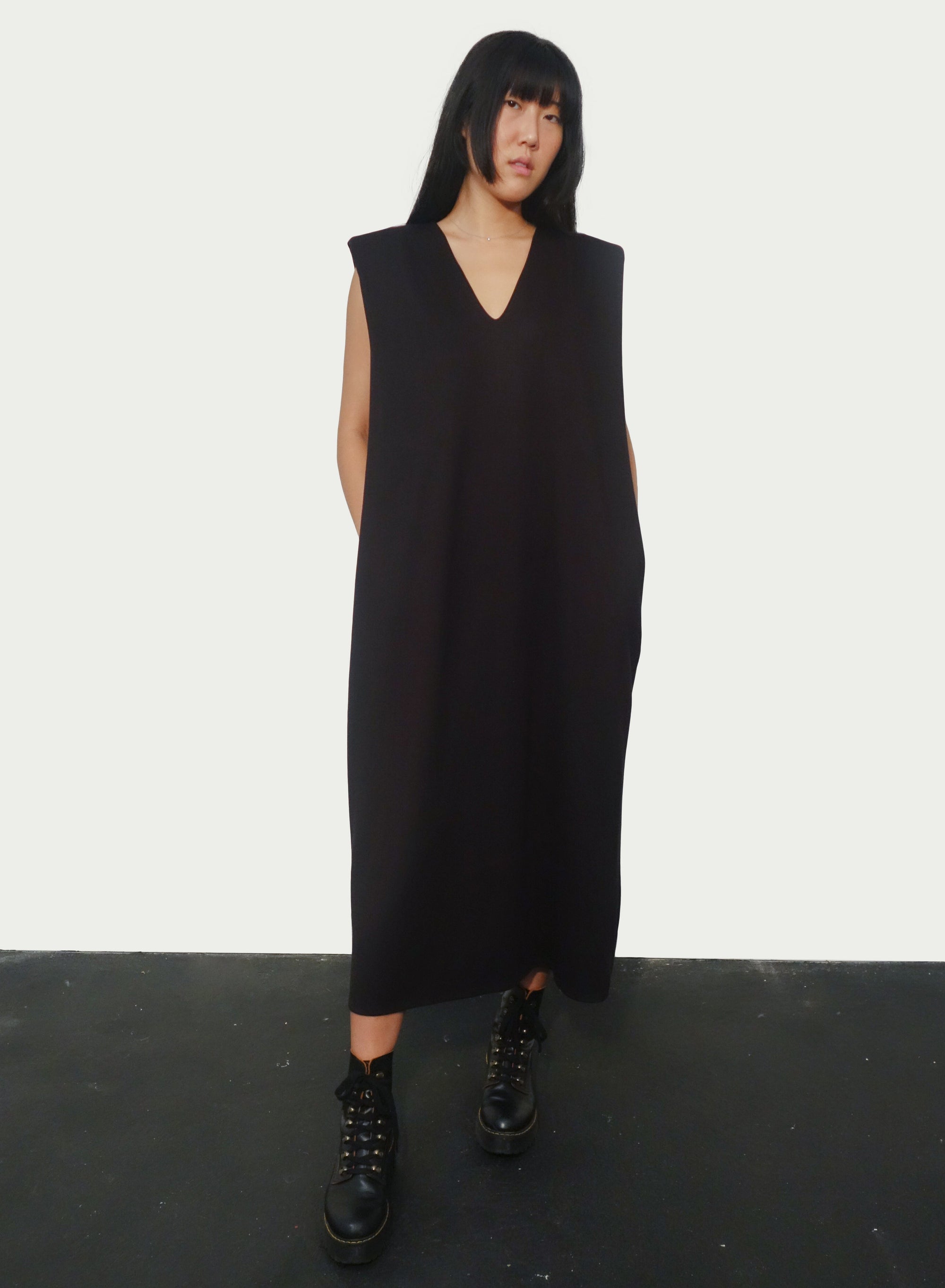 Shoulder Shift Dress - Black - Meg